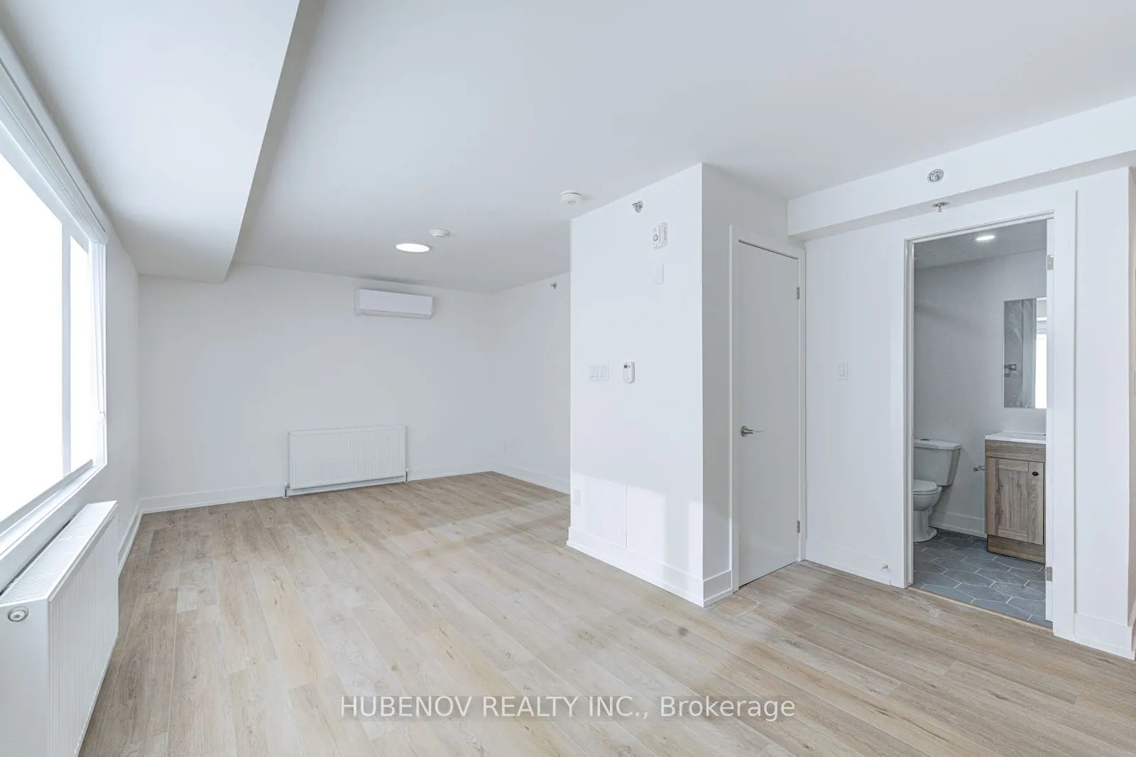 222 Lakeshore Road E