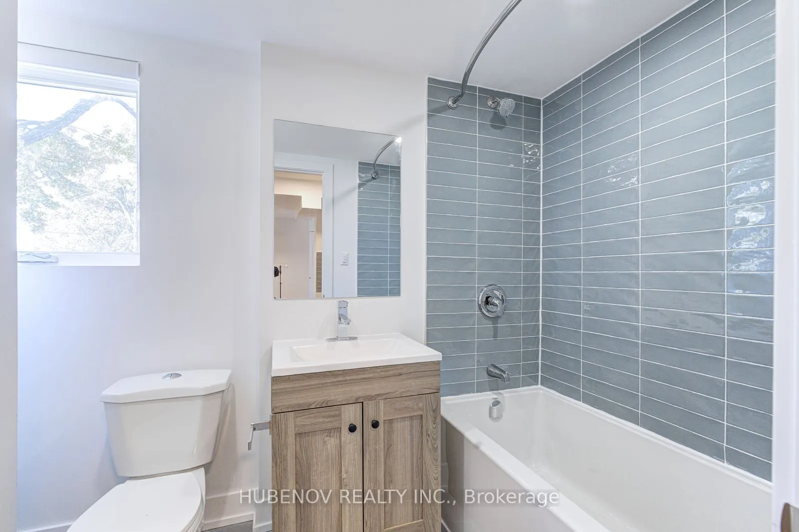 222 Lakeshore Road E