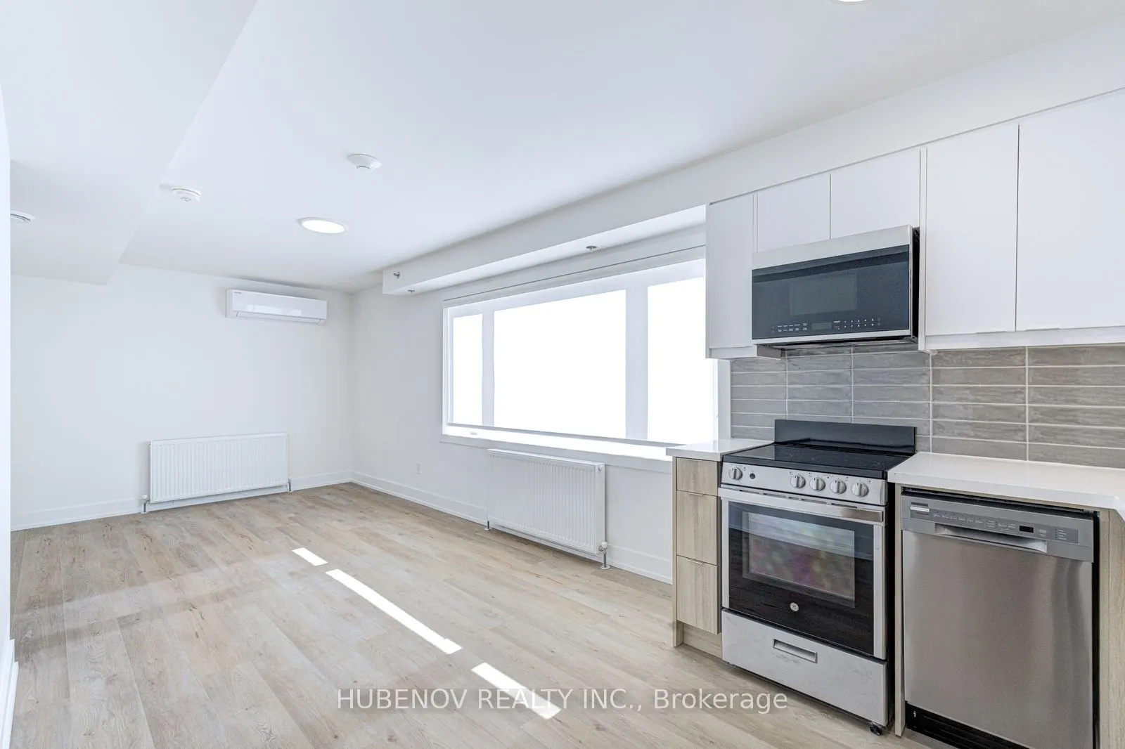 222 Lakeshore Road E
