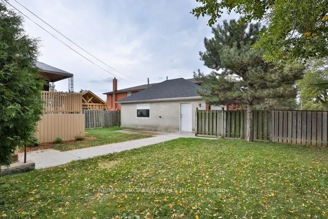 17 Loney Avenue