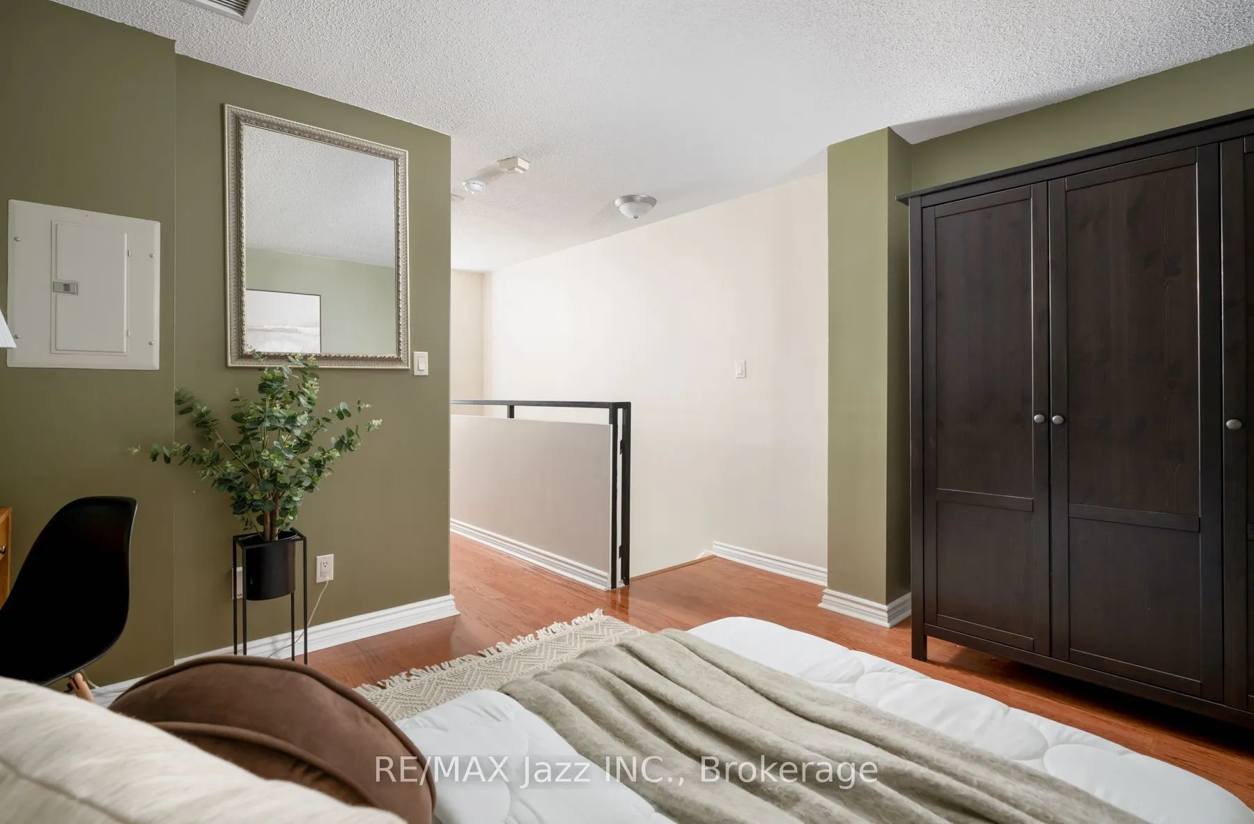200 Manitoba Street #609