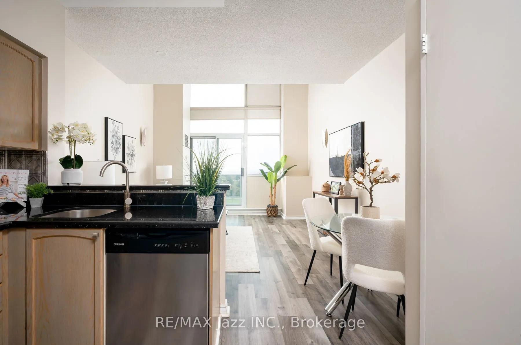 200 Manitoba Street #609