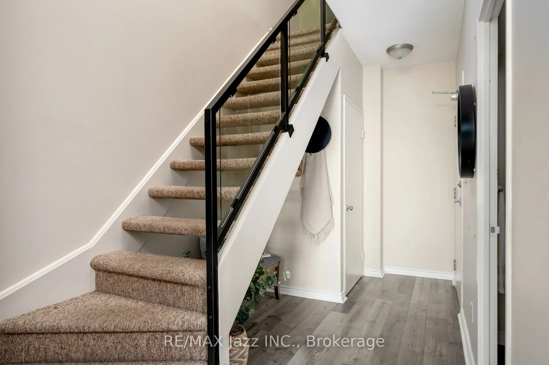 200 Manitoba Street #609