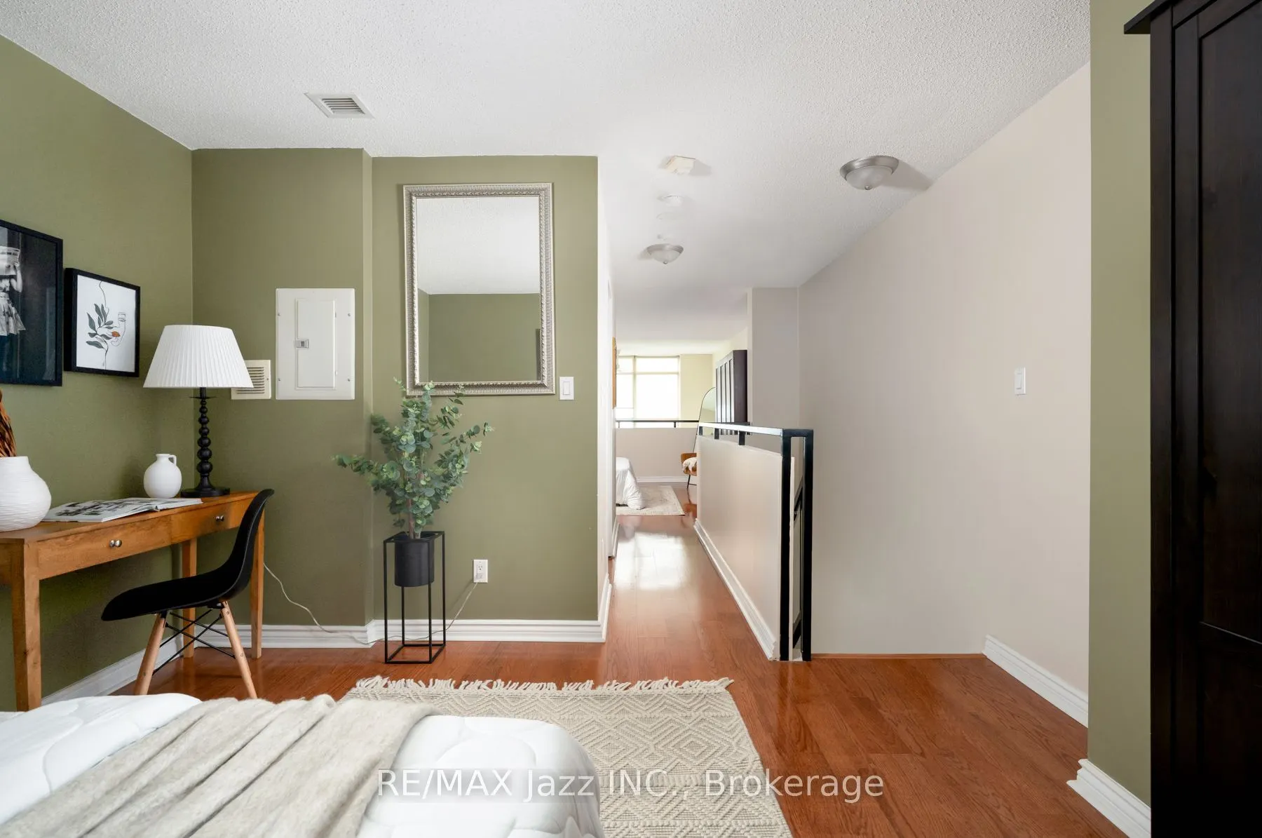 200 Manitoba Street #609