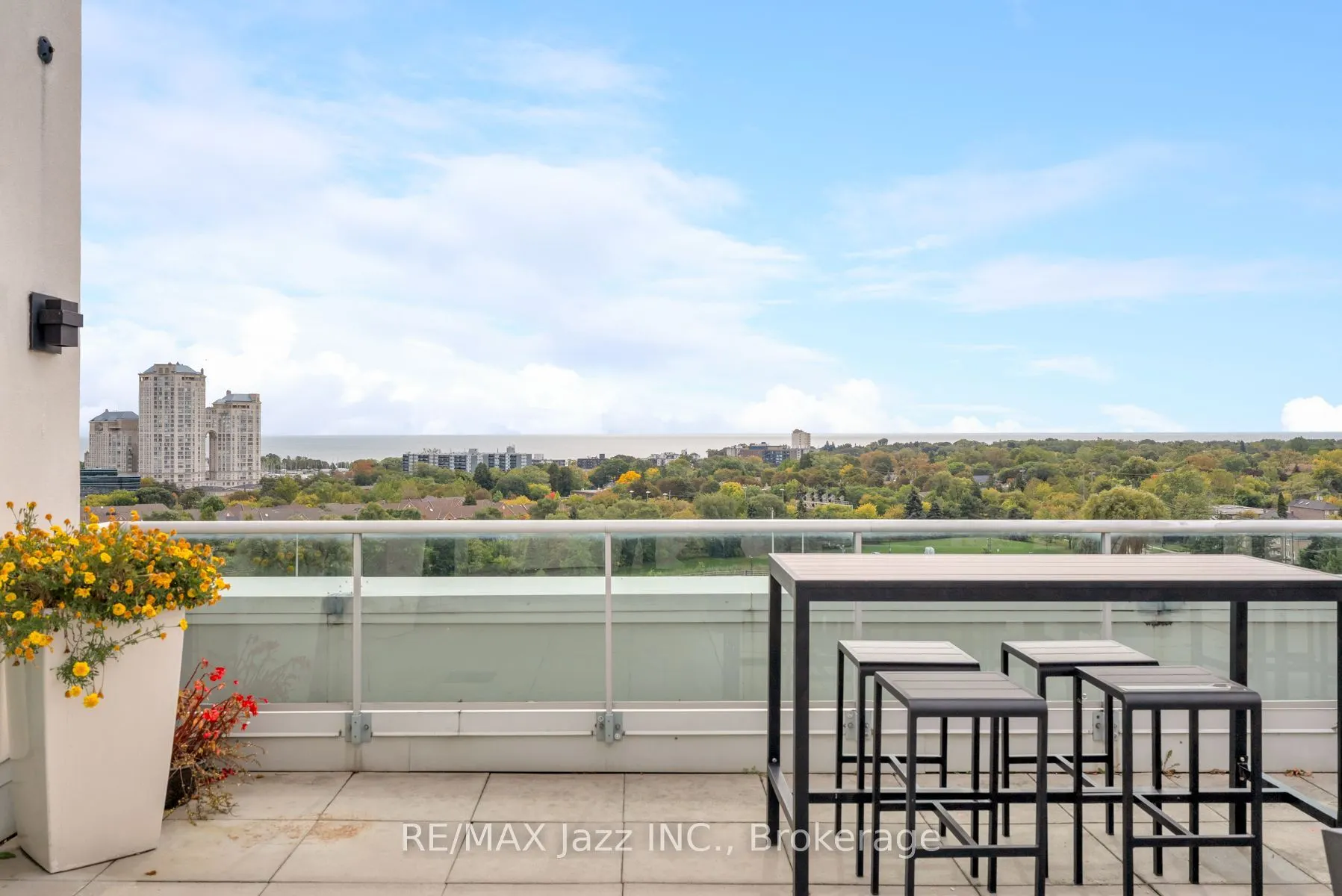 200 Manitoba Street #609