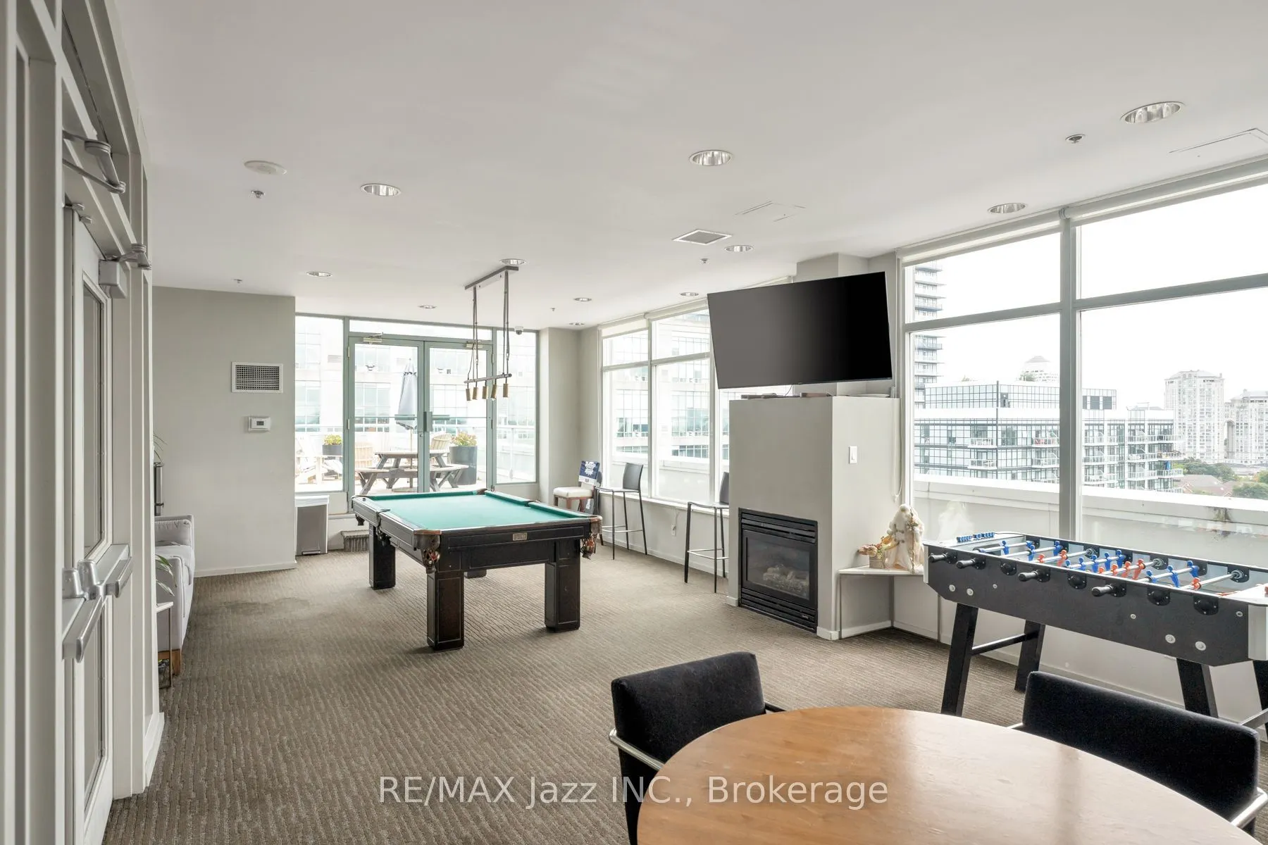 200 Manitoba Street #609