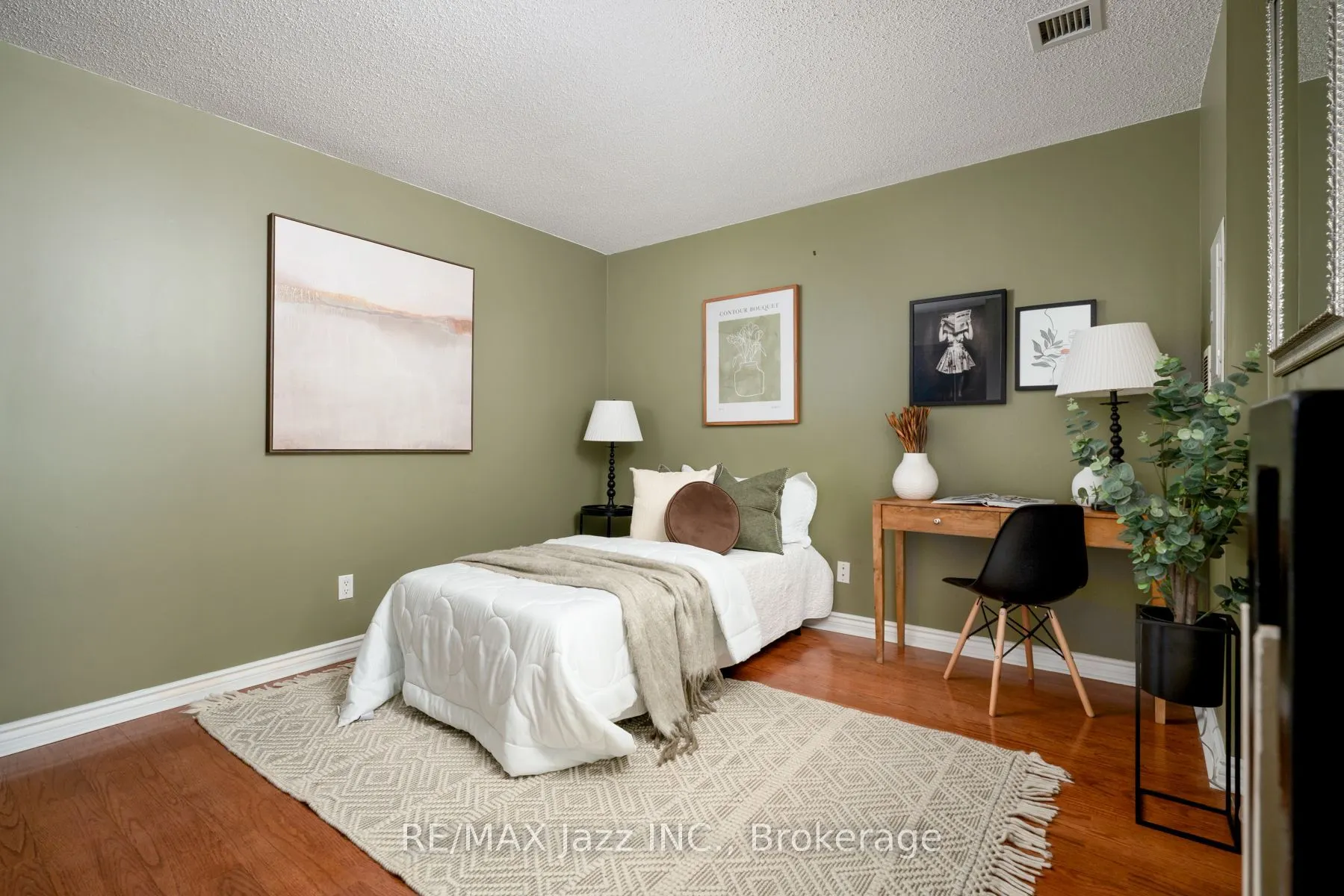 200 Manitoba Street #609