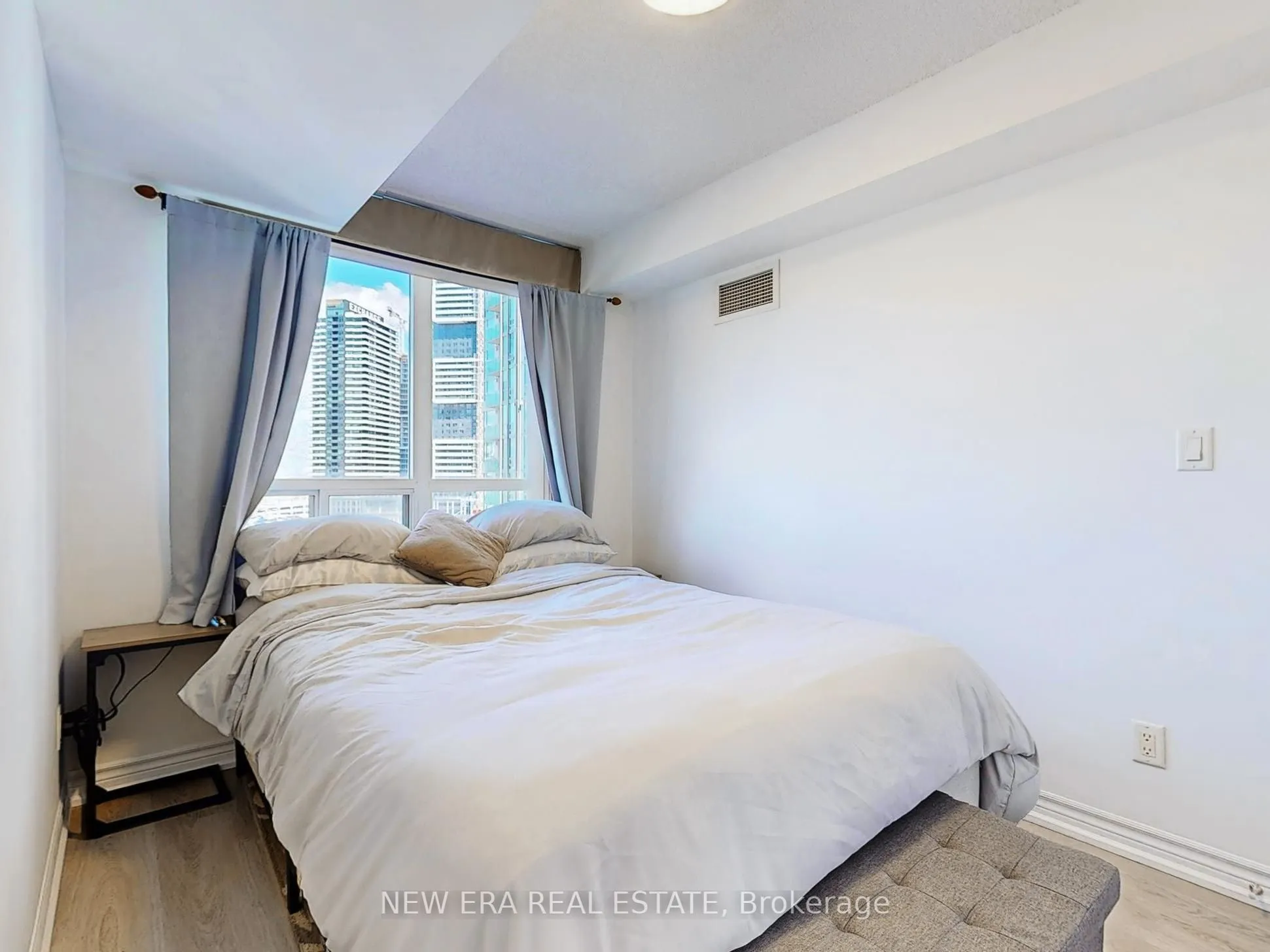 3888 Duke Of York Boulevard #923