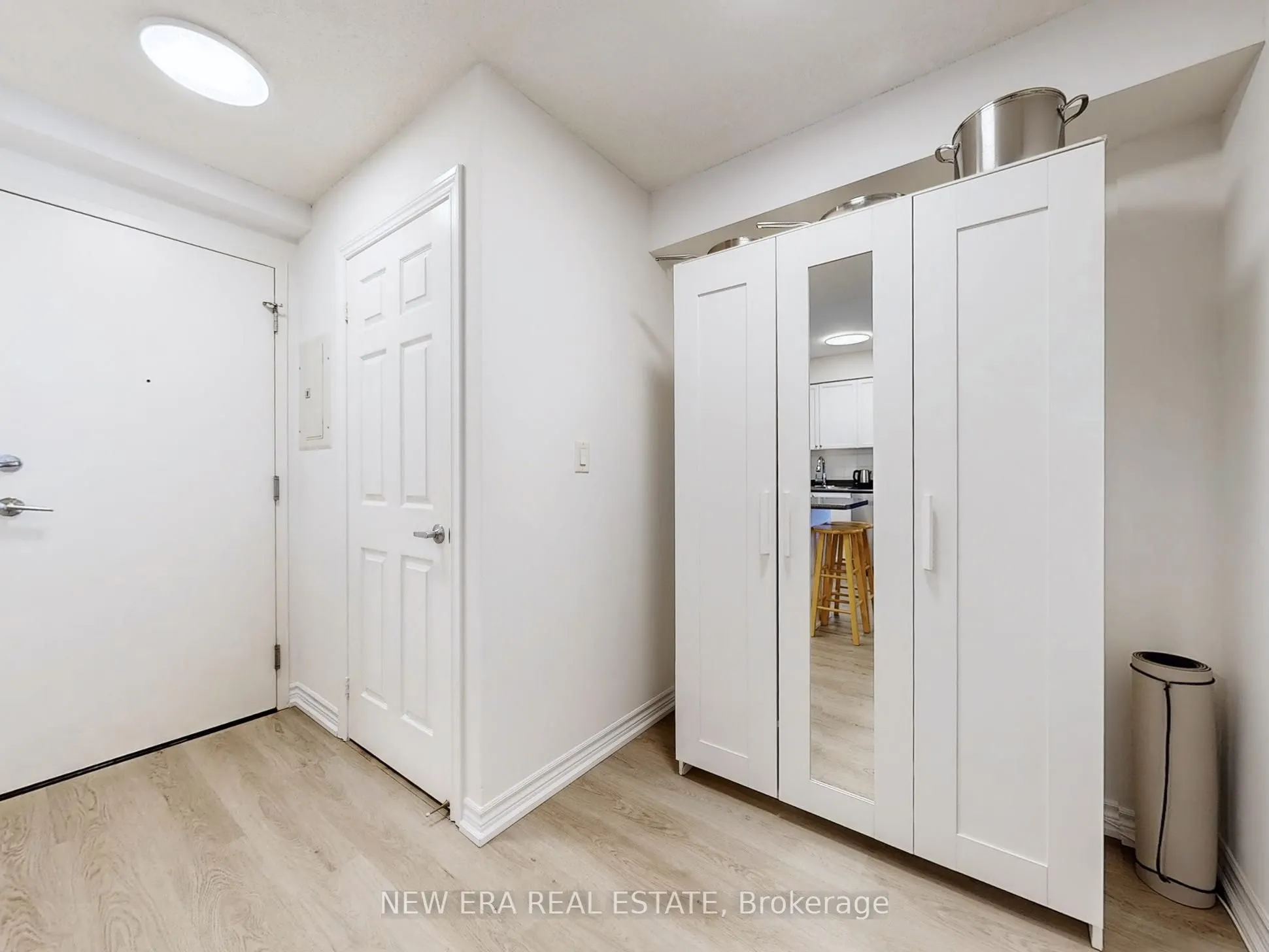 3888 Duke Of York Boulevard #923