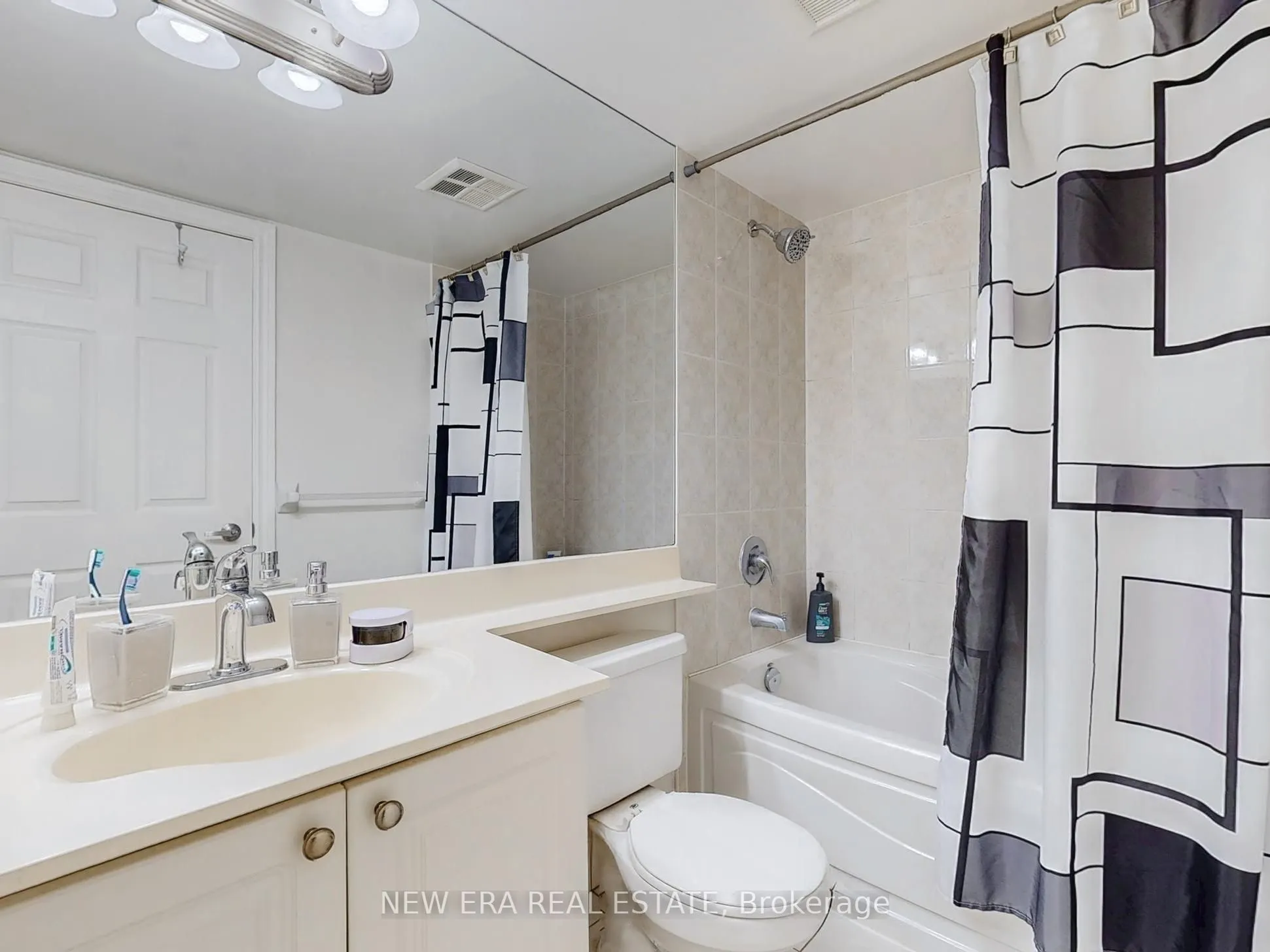 3888 Duke Of York Boulevard #923