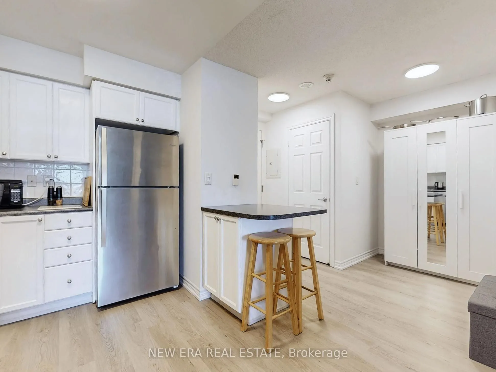 3888 Duke Of York Boulevard #923
