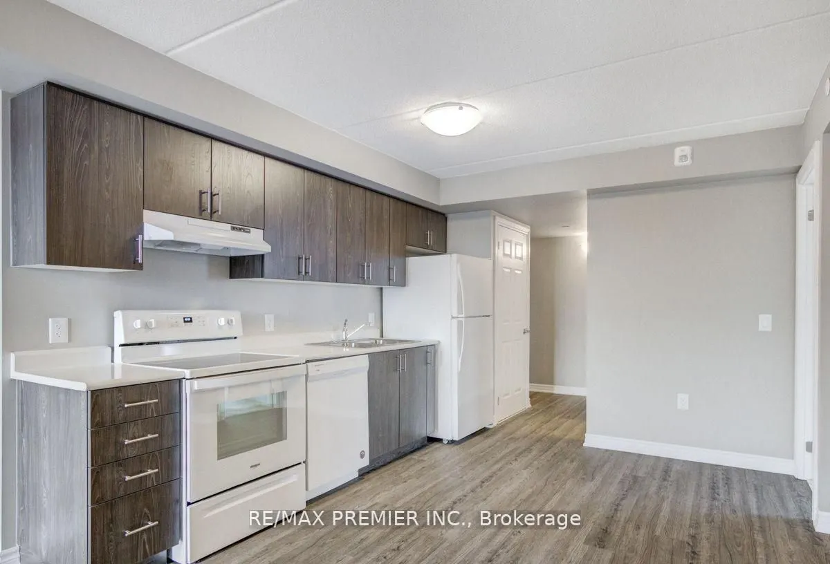 716 Main Street E #905