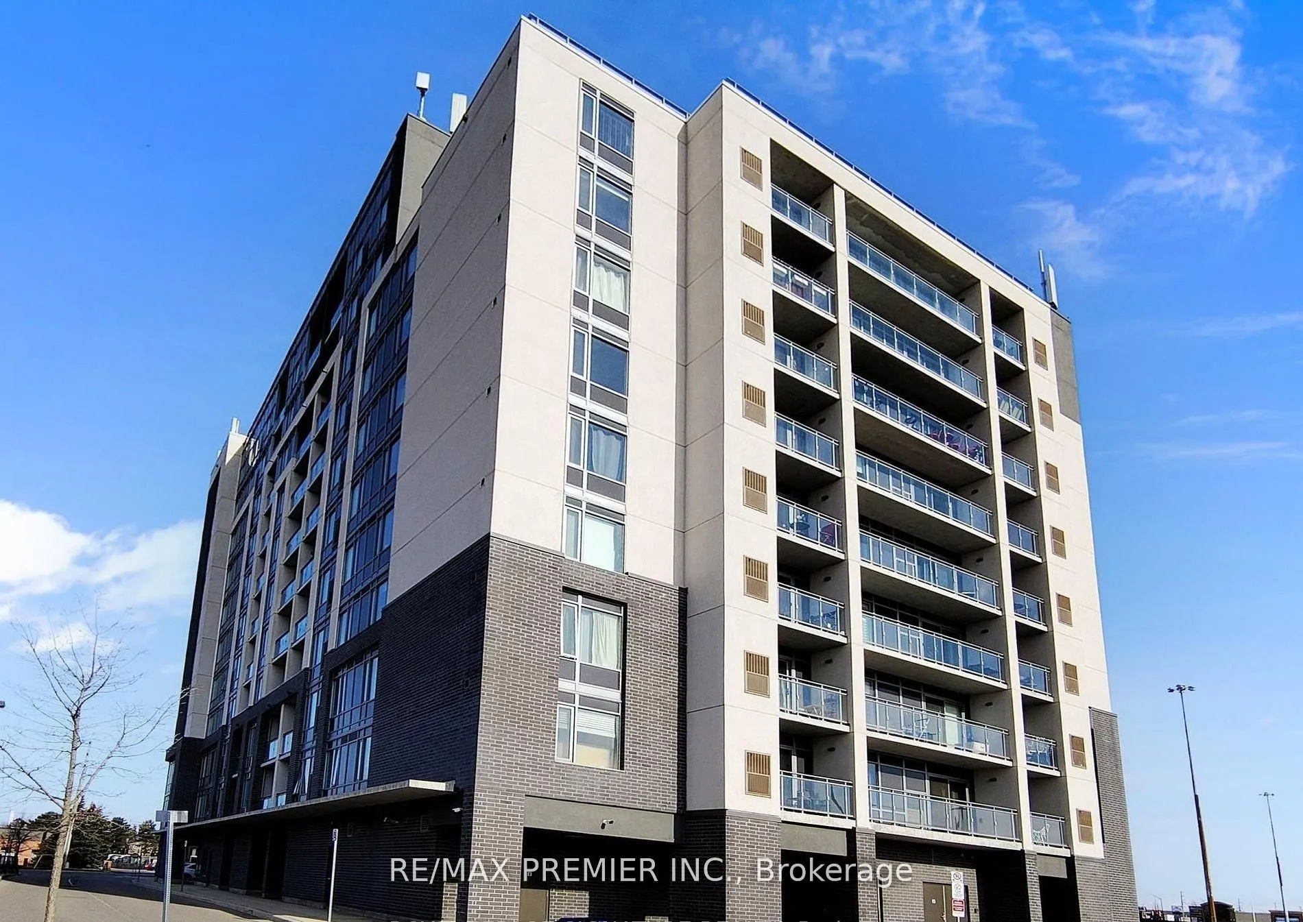 716 Main Street E #905