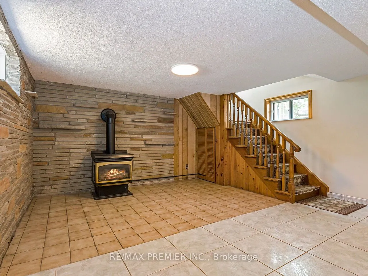 7 Mayall Avenue