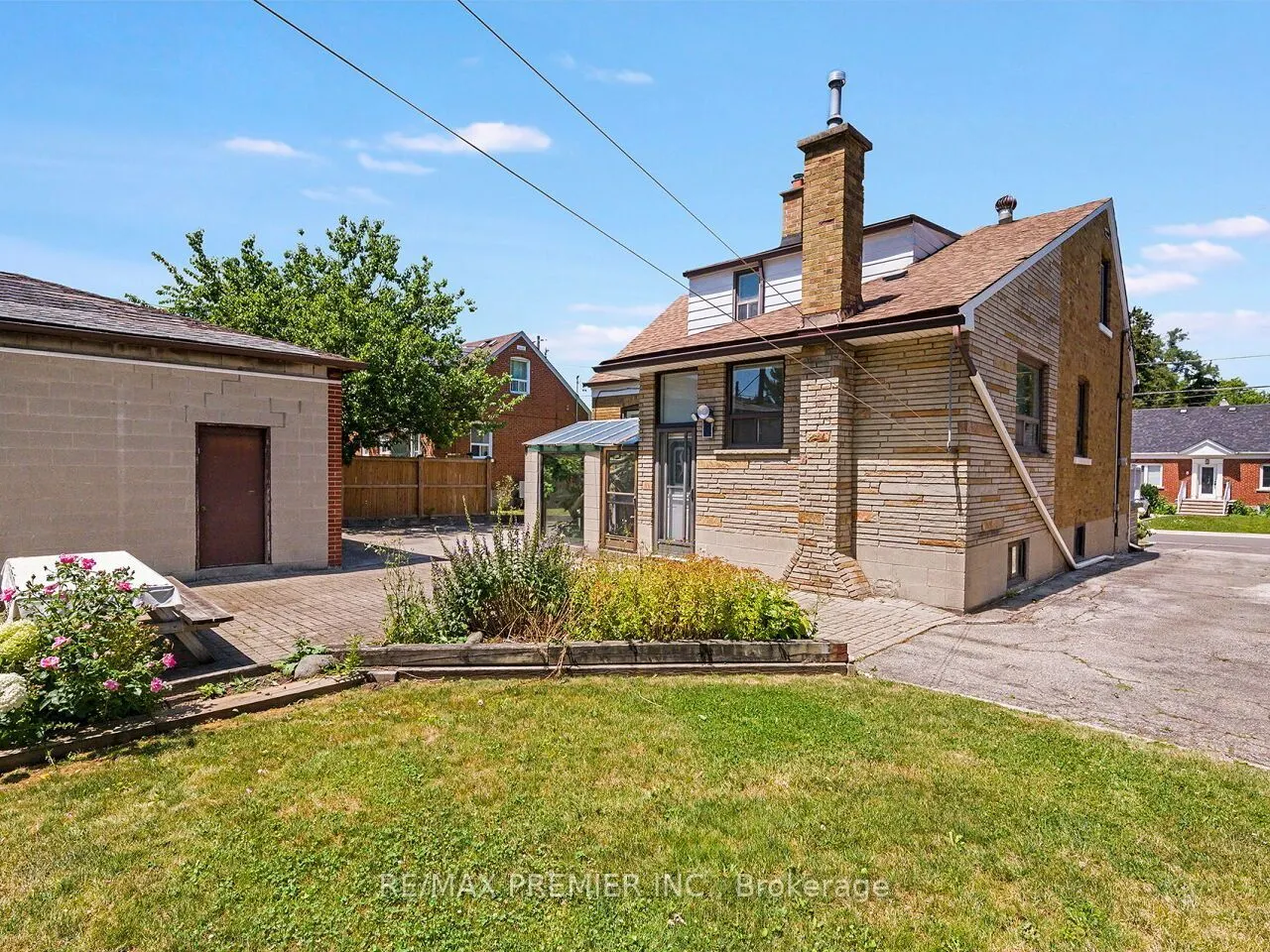 7 Mayall Avenue