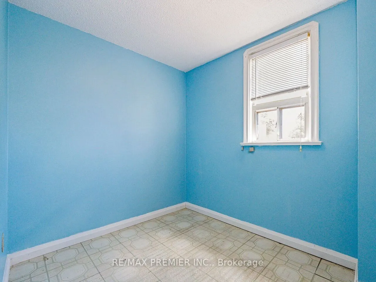 7 Mayall Avenue