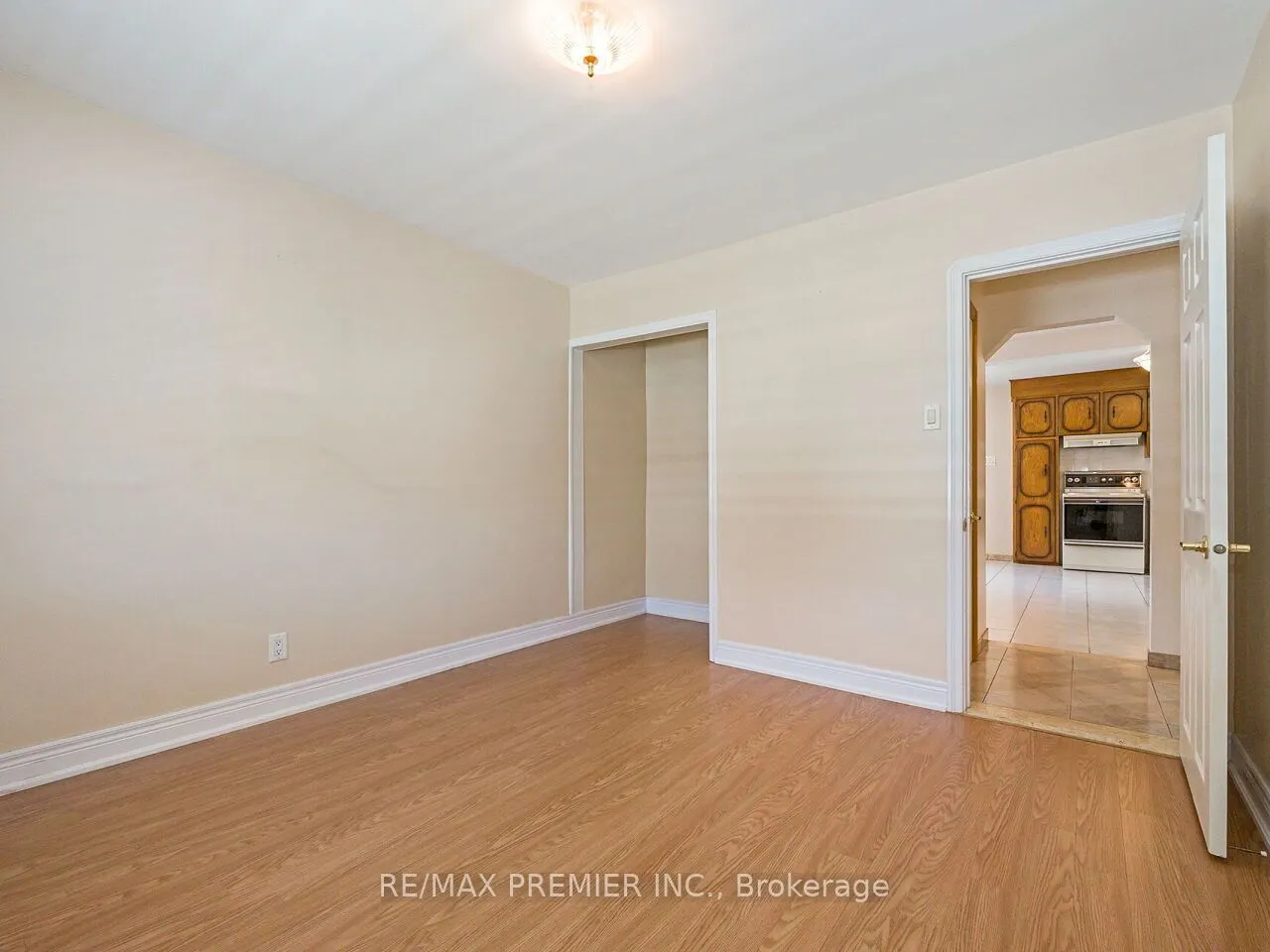 7 Mayall Avenue