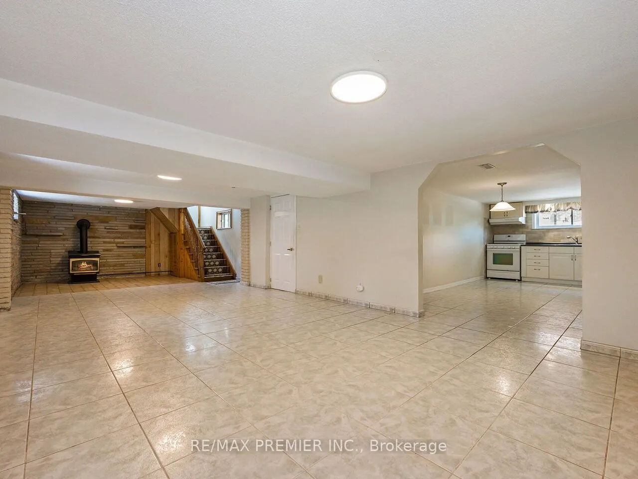 7 Mayall Avenue
