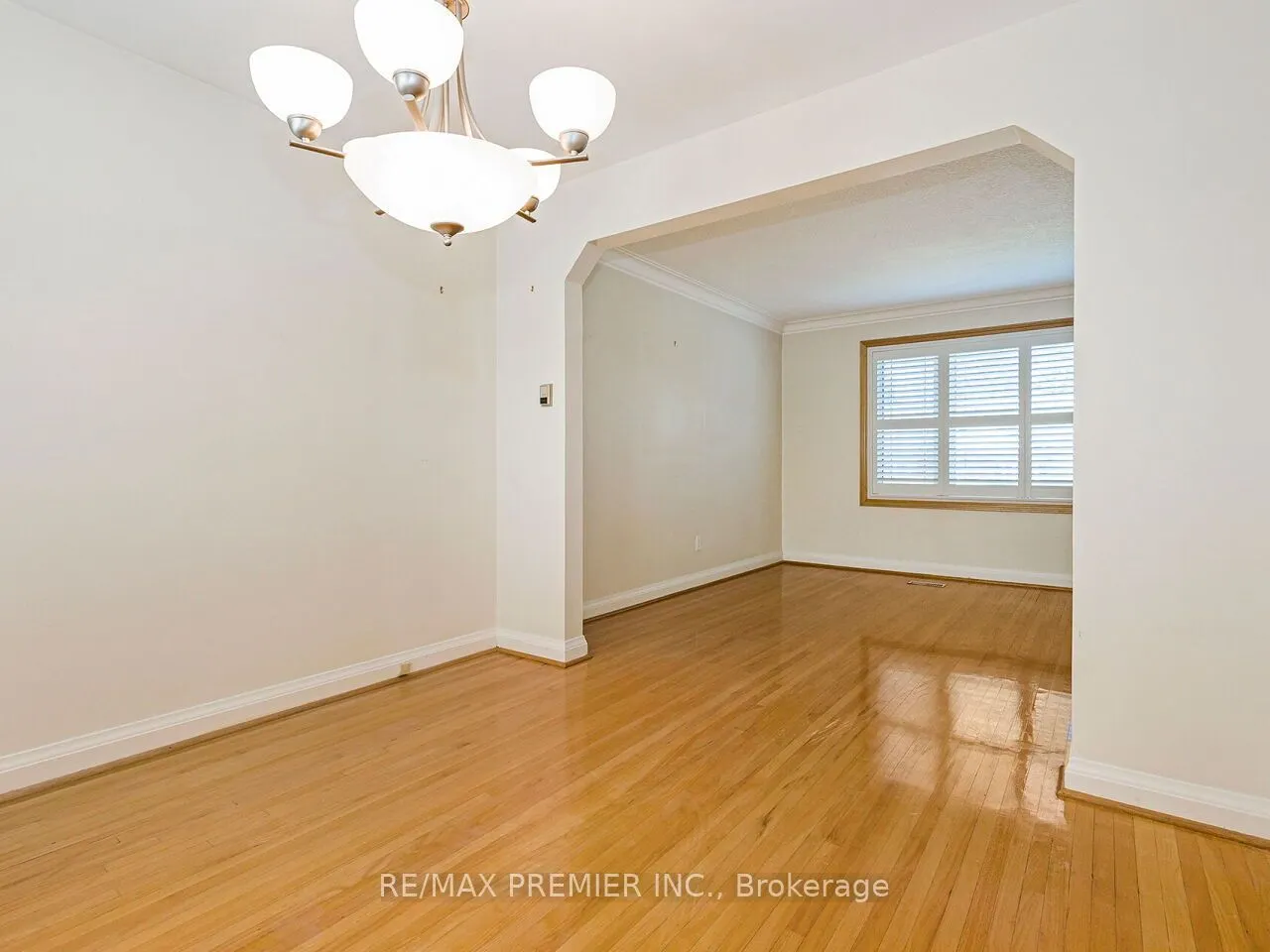 7 Mayall Avenue