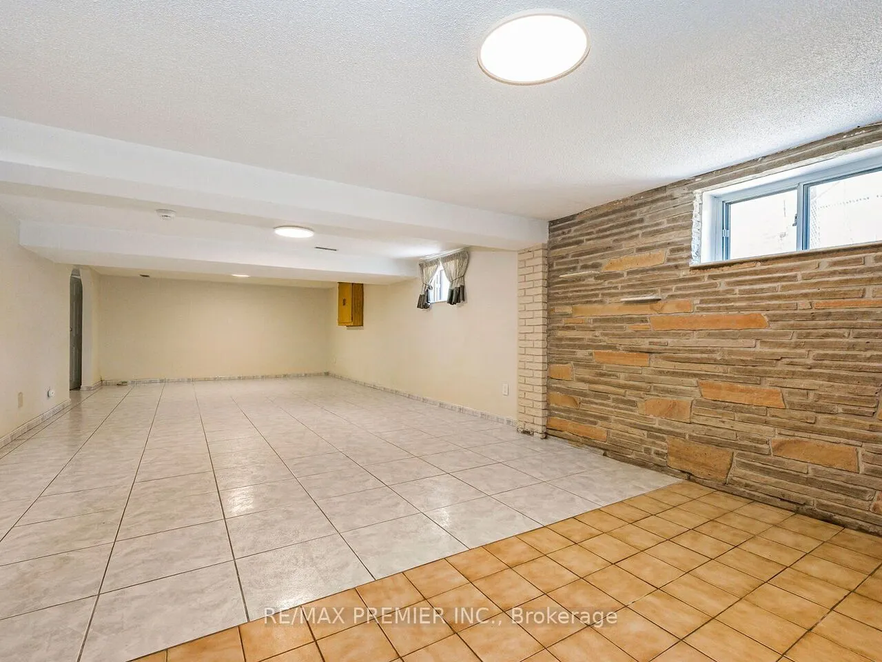 7 Mayall Avenue