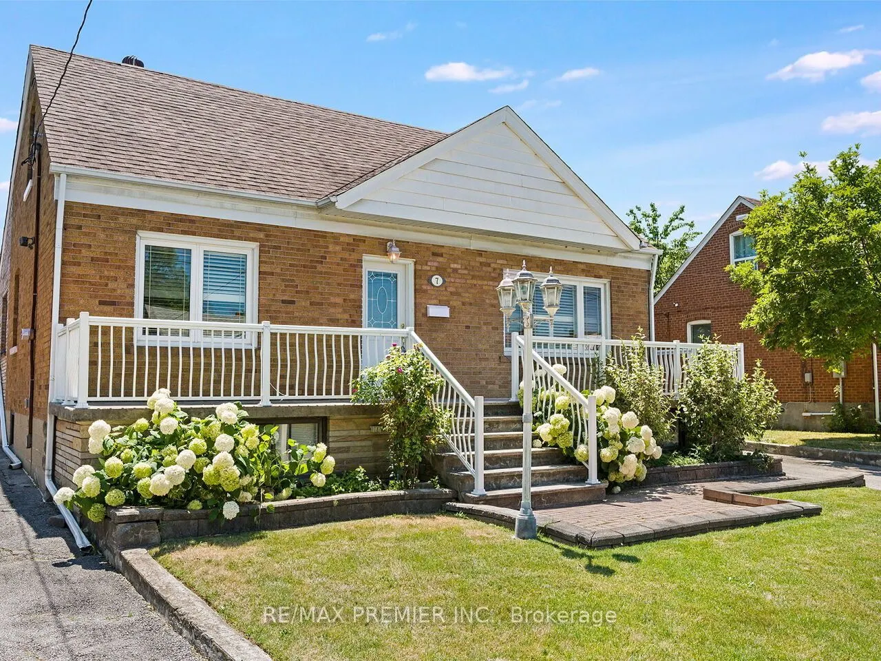 7 Mayall Avenue