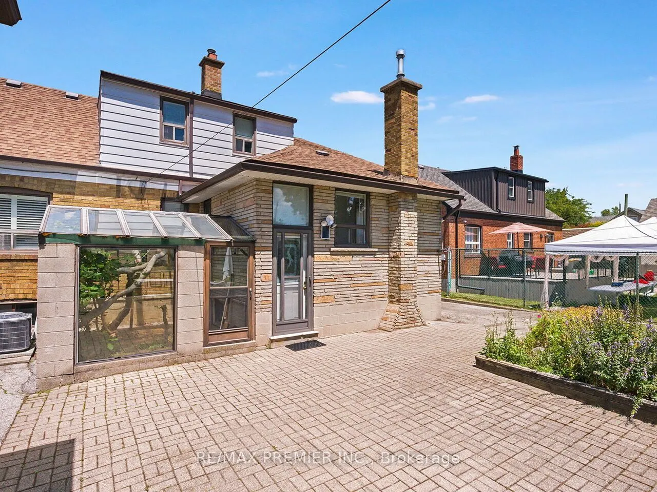 7 Mayall Avenue