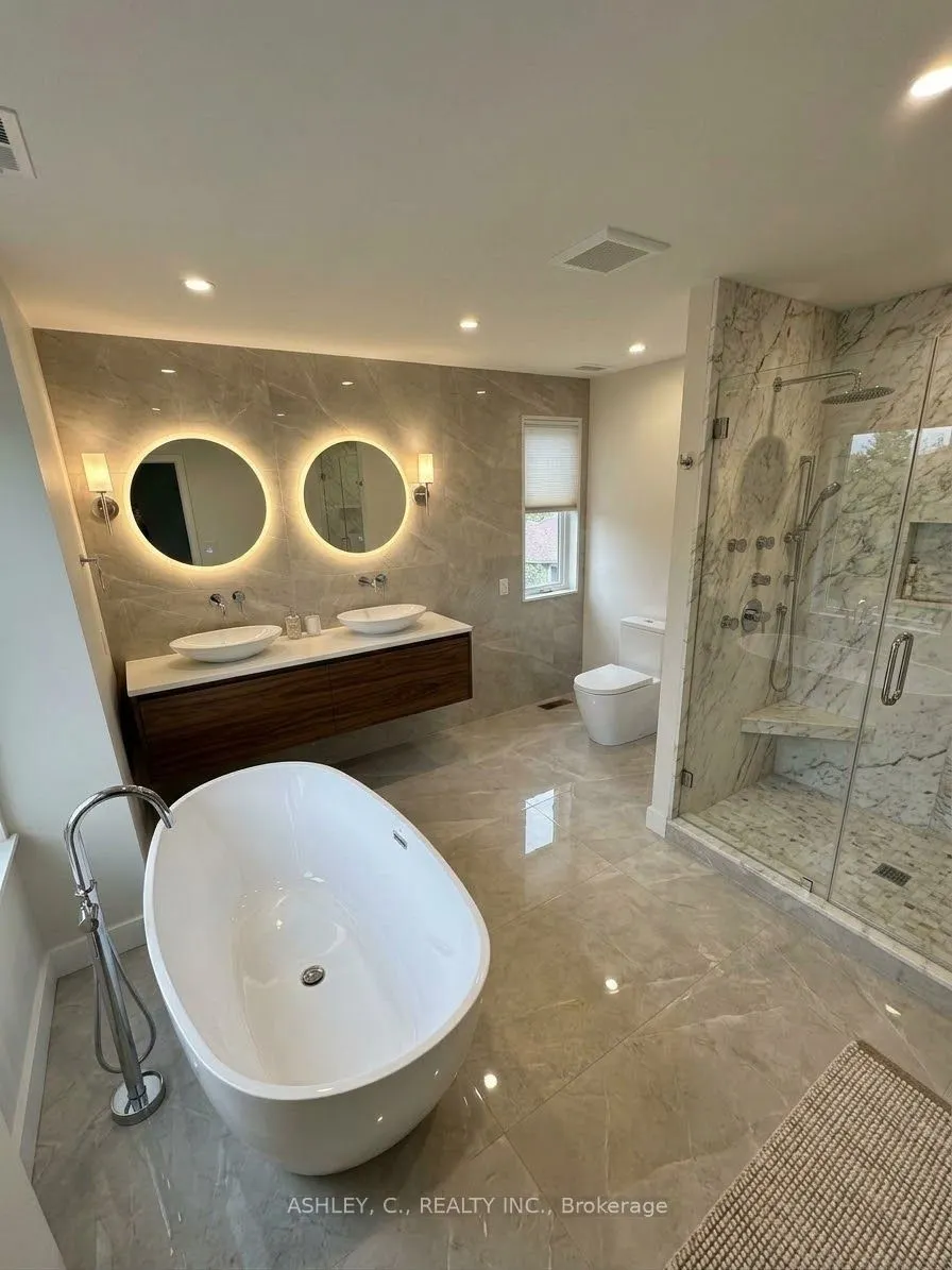 2574 Sharon Crescent