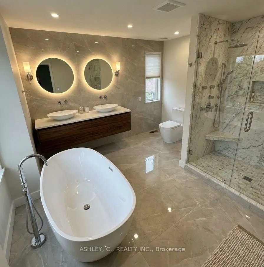 2574 Sharon Crescent
