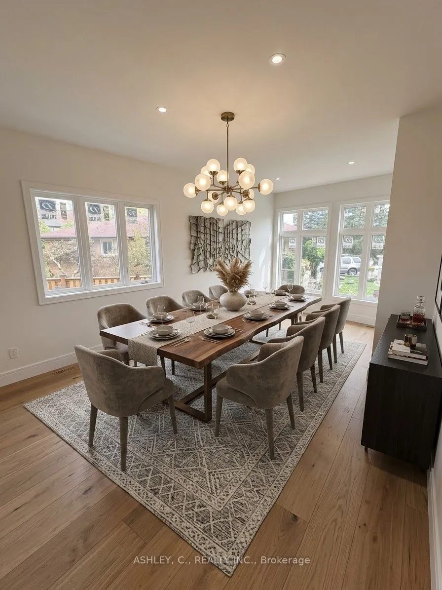 2574 Sharon Crescent