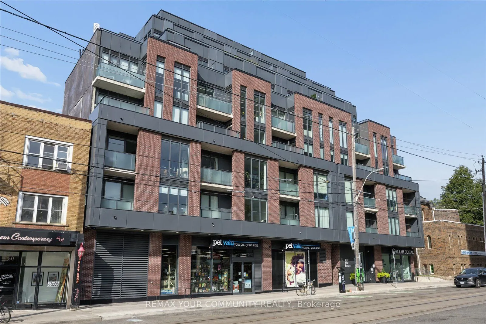 430 Roncesvalles Avenue #404