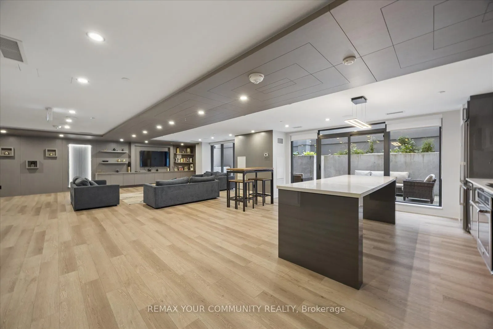 430 Roncesvalles Avenue #404