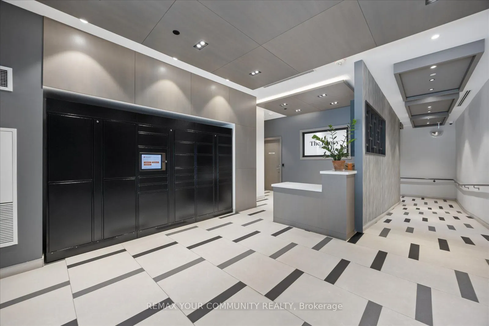 430 Roncesvalles Avenue #404