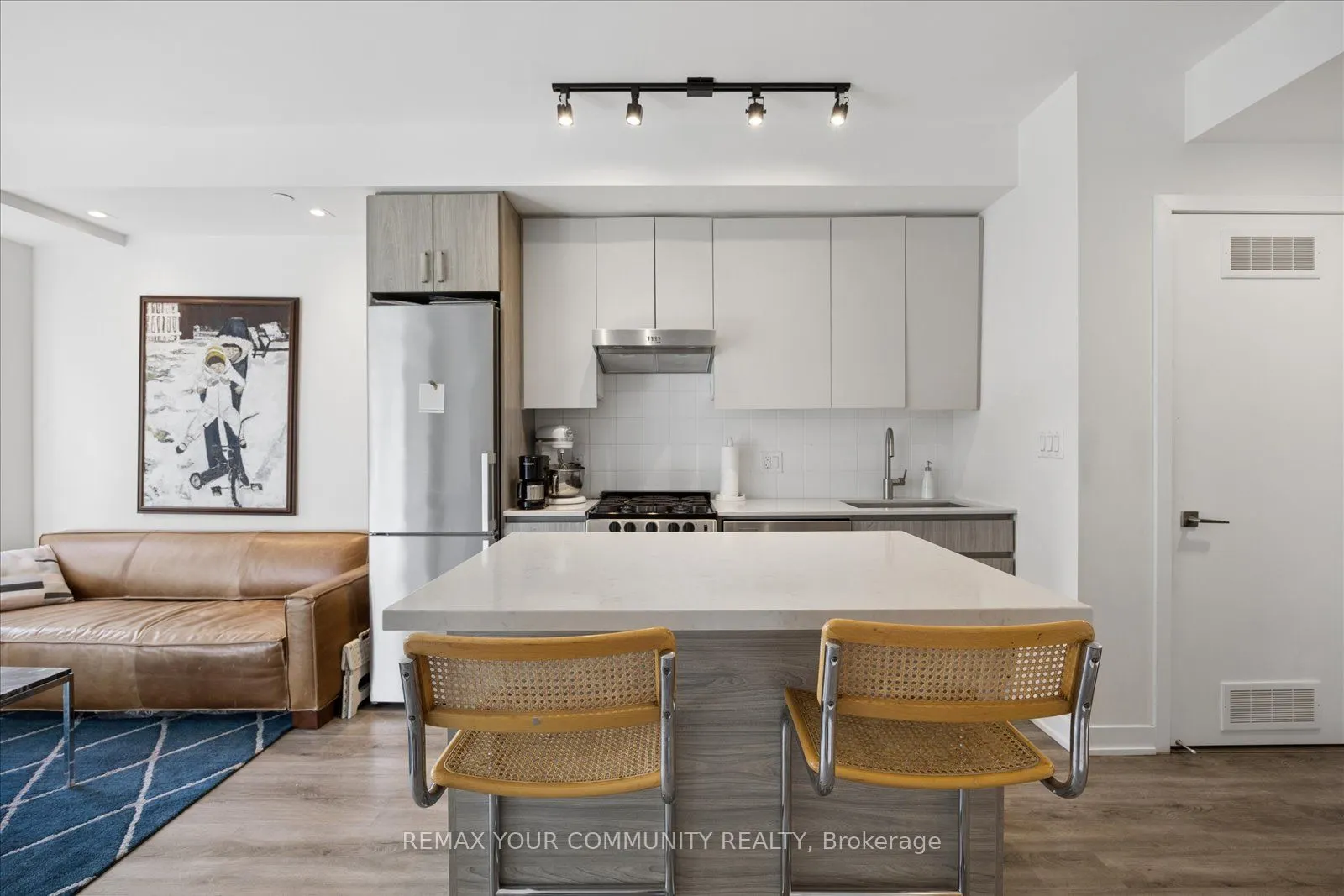 430 Roncesvalles Avenue #404