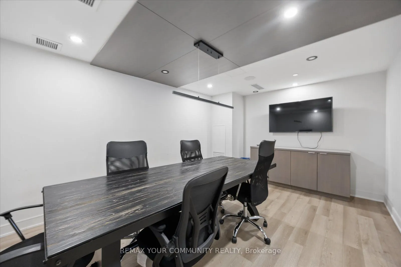 430 Roncesvalles Avenue #404