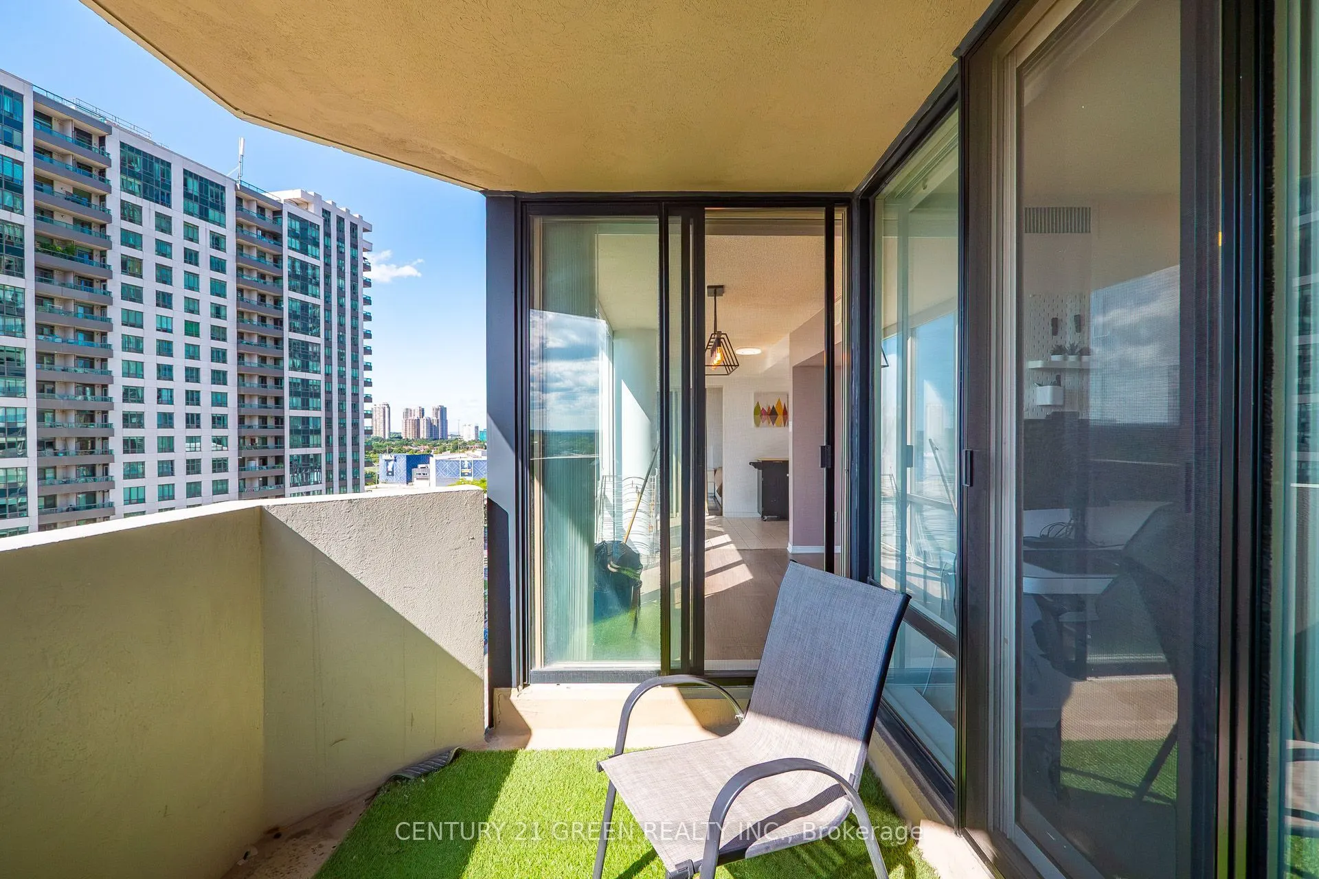 350 Rathburn Road W #1405