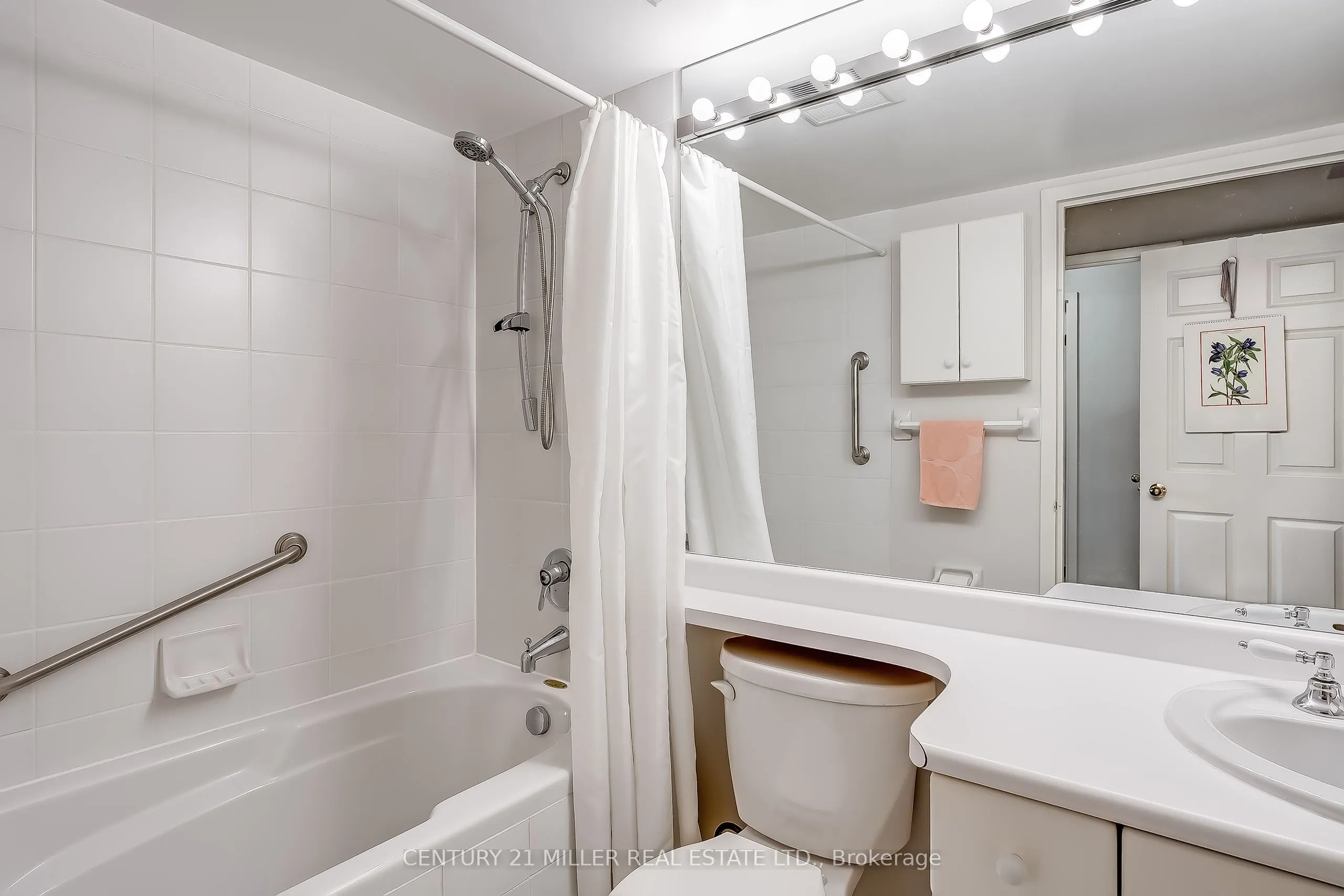 221 Robinson Street #307