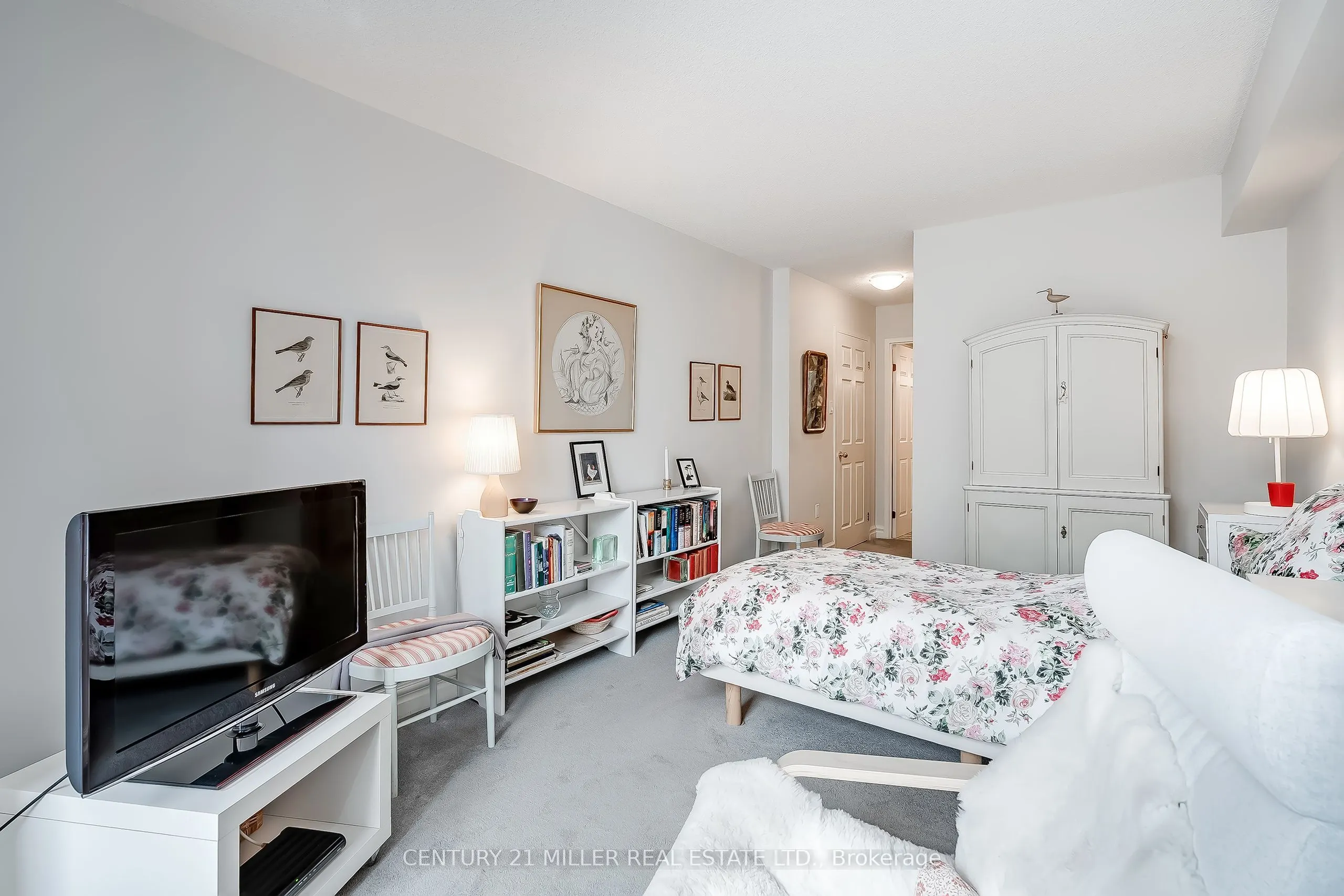 221 Robinson Street #307