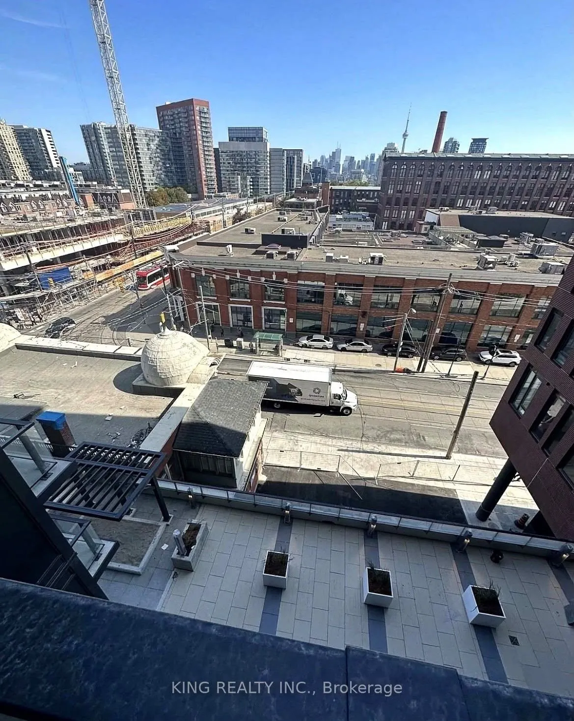 270 Dufferin Street S #525