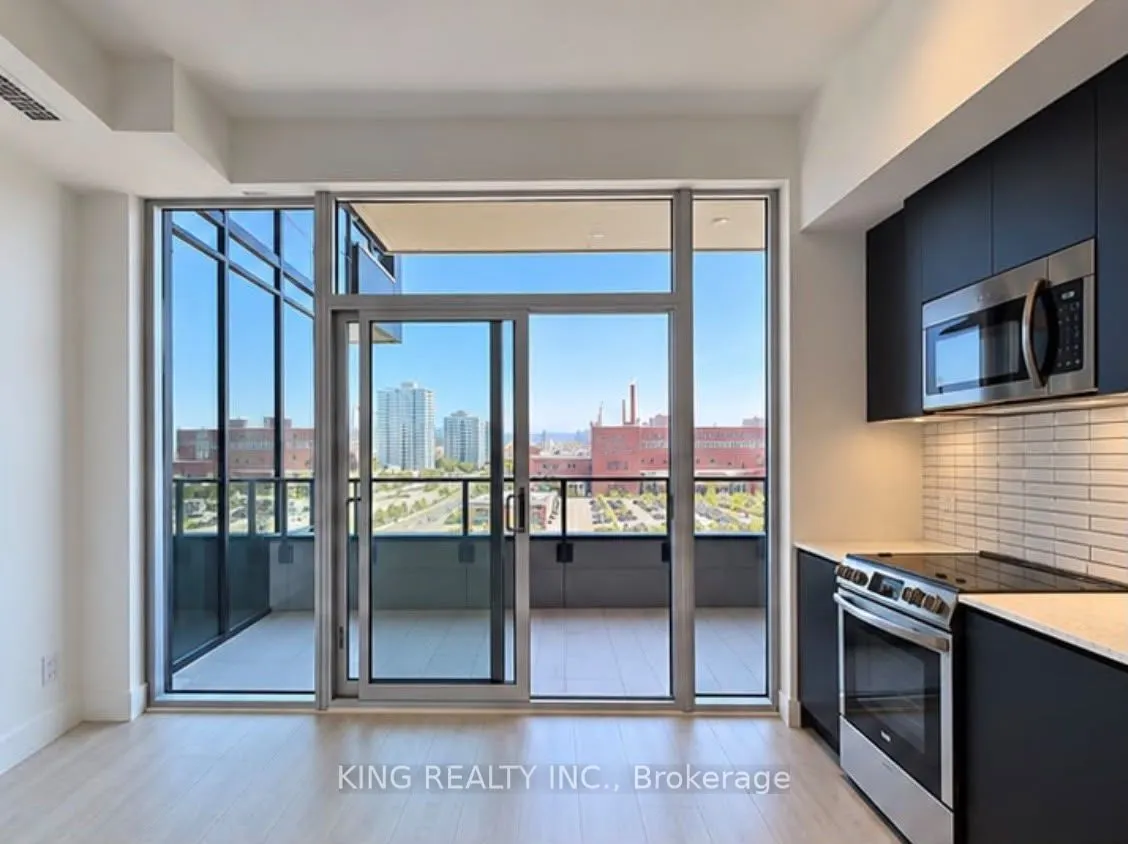 270 Dufferin Street S #525