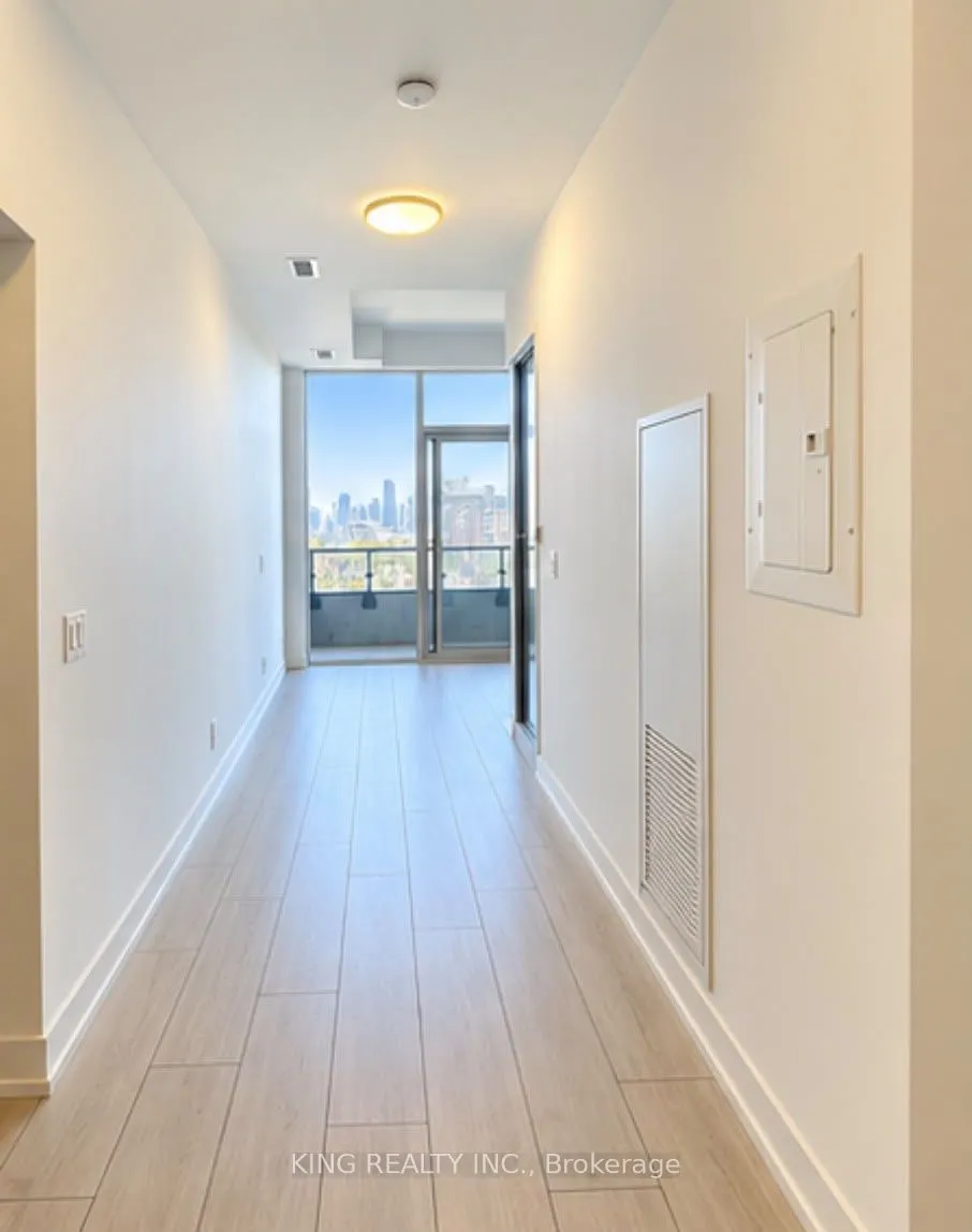 270 Dufferin Street S #525