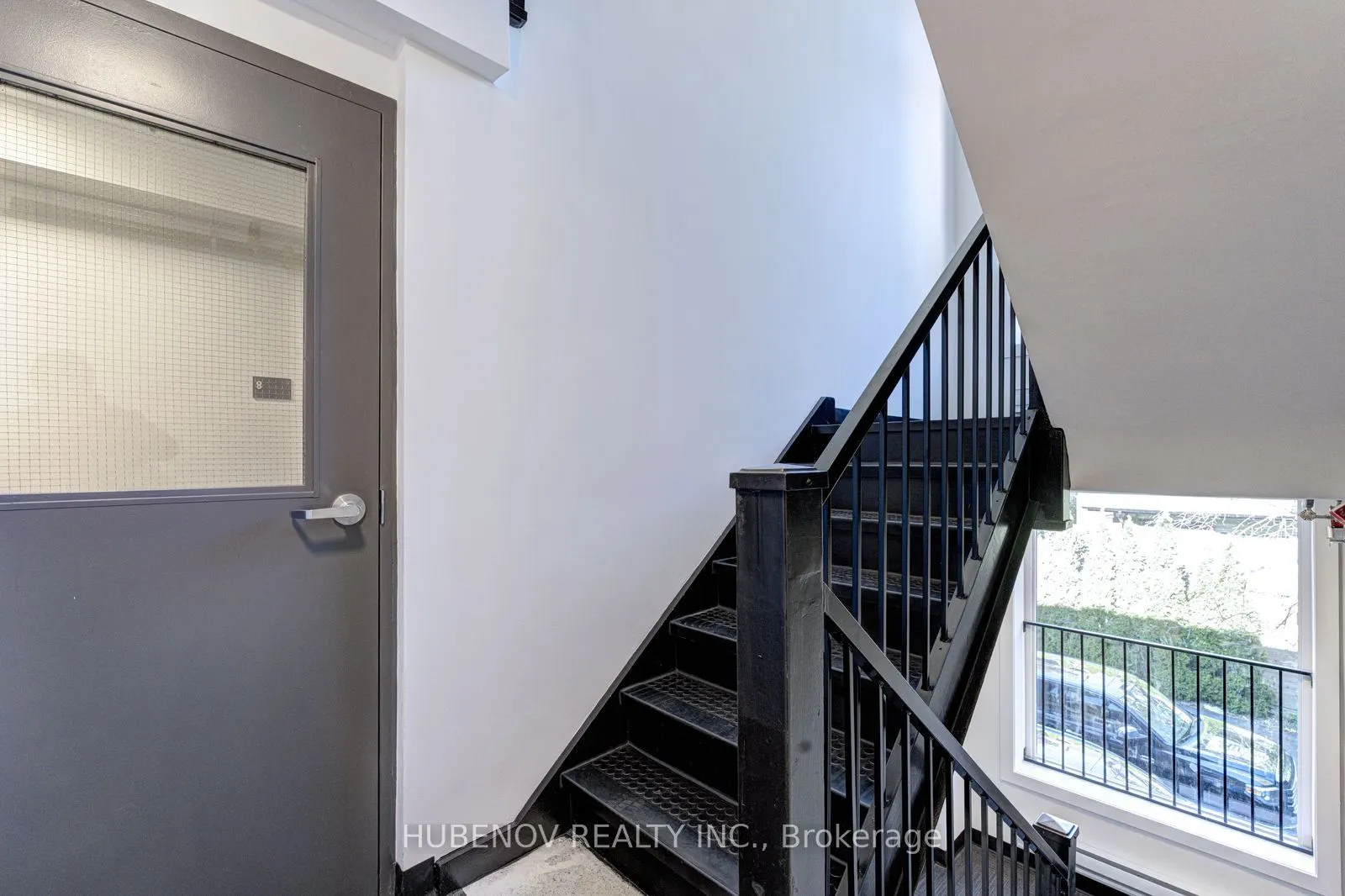 222 Lakeshore Road E