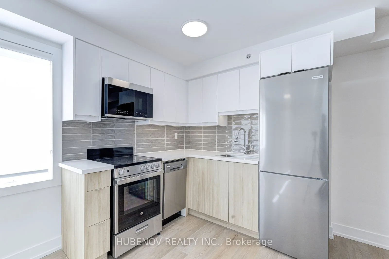 222 Lakeshore Road E