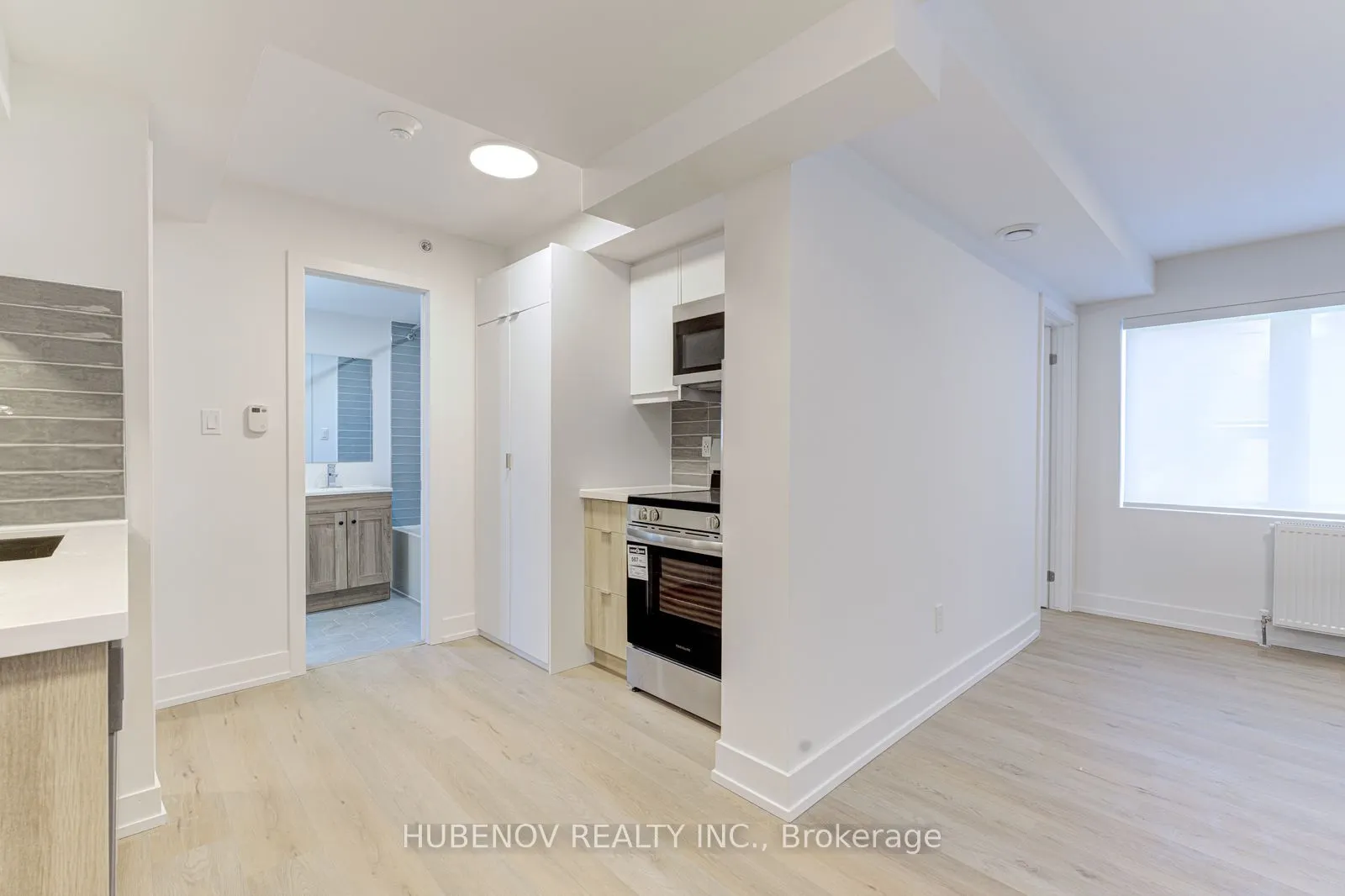 222 Lakeshore Road E