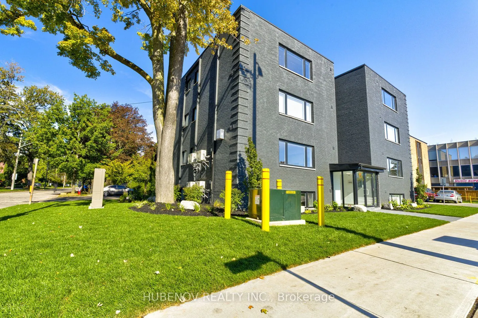 222 Lakeshore Road E