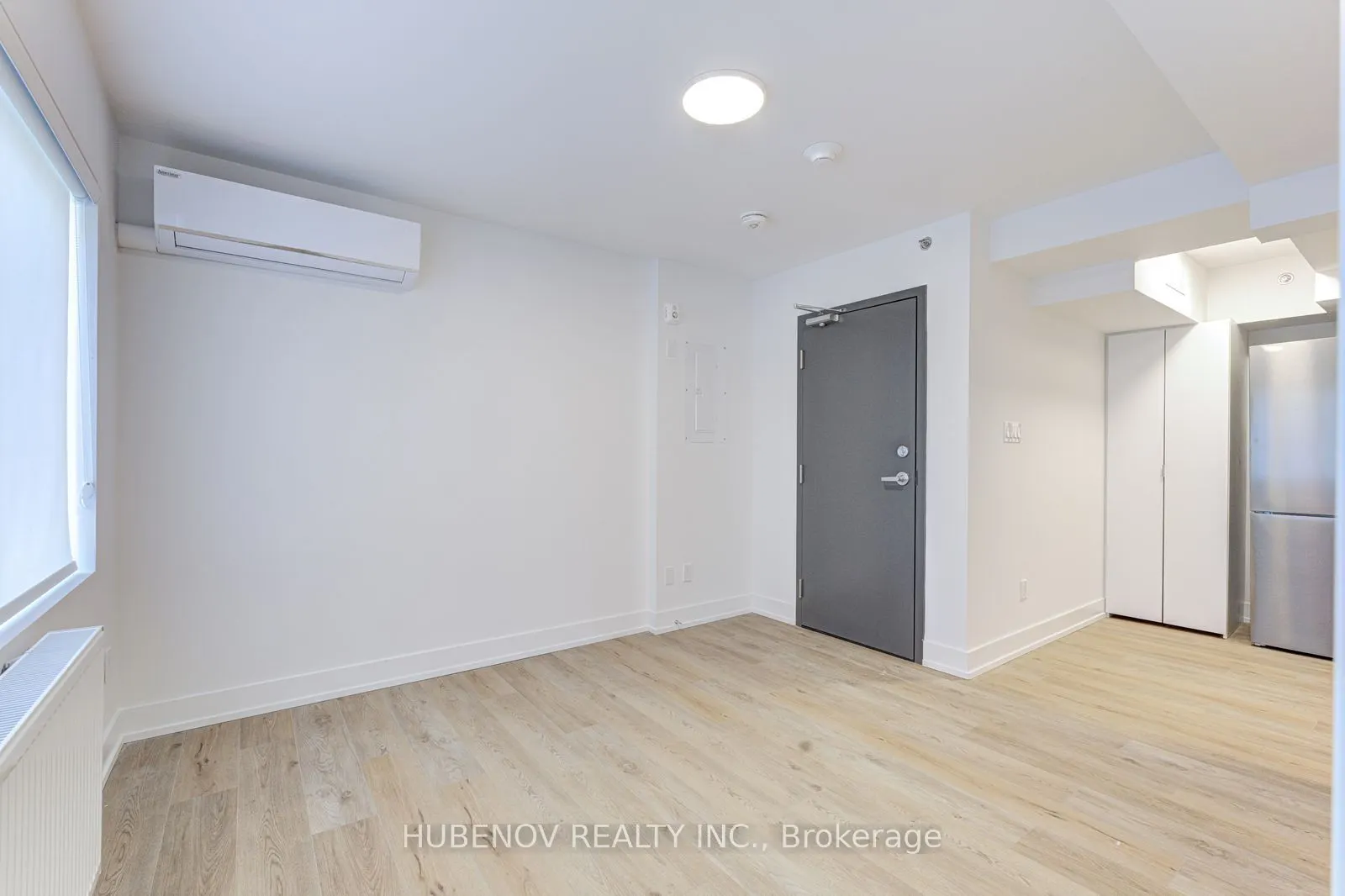 222 Lakeshore Road E