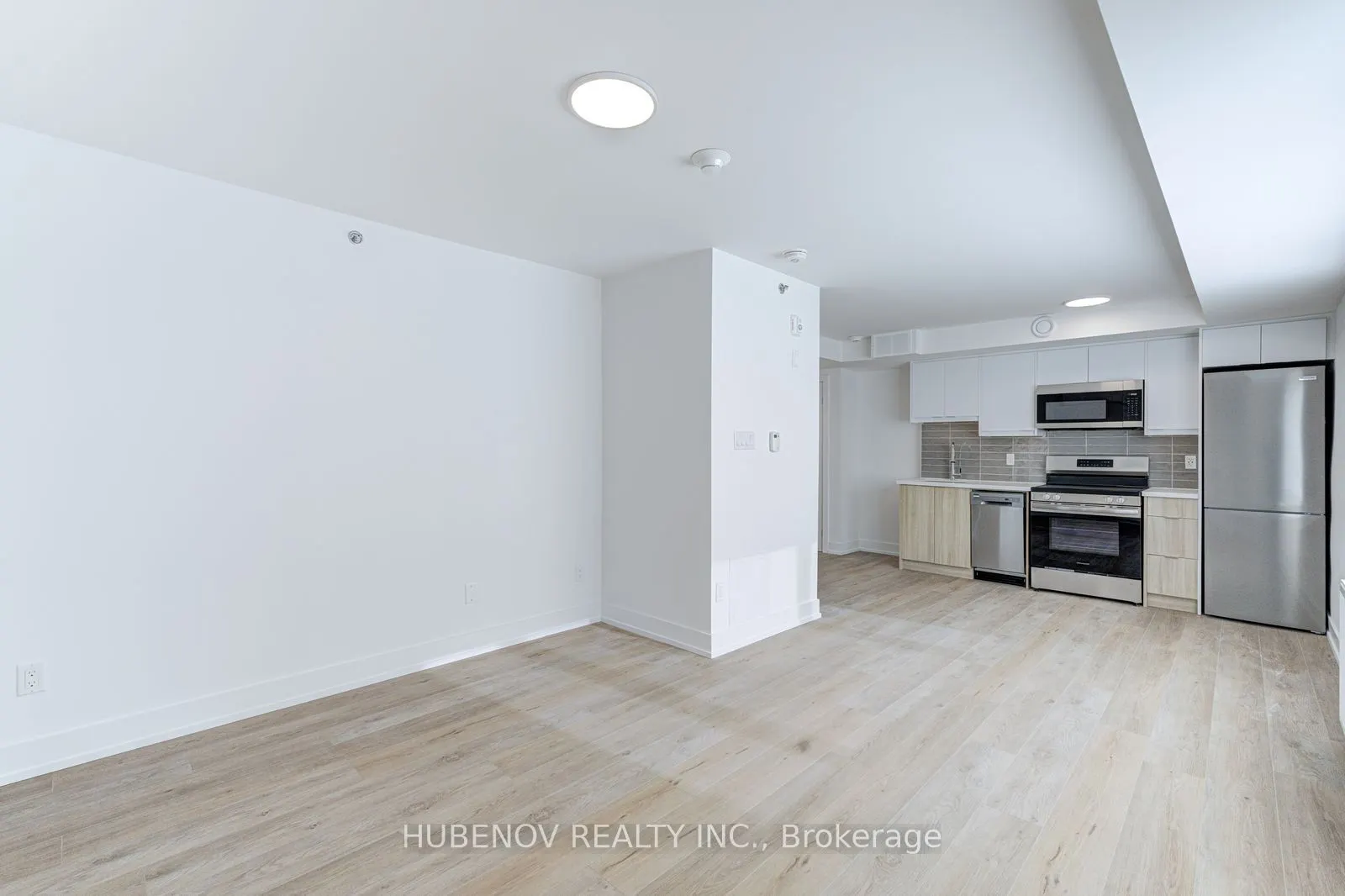 222 Lakeshore Road E