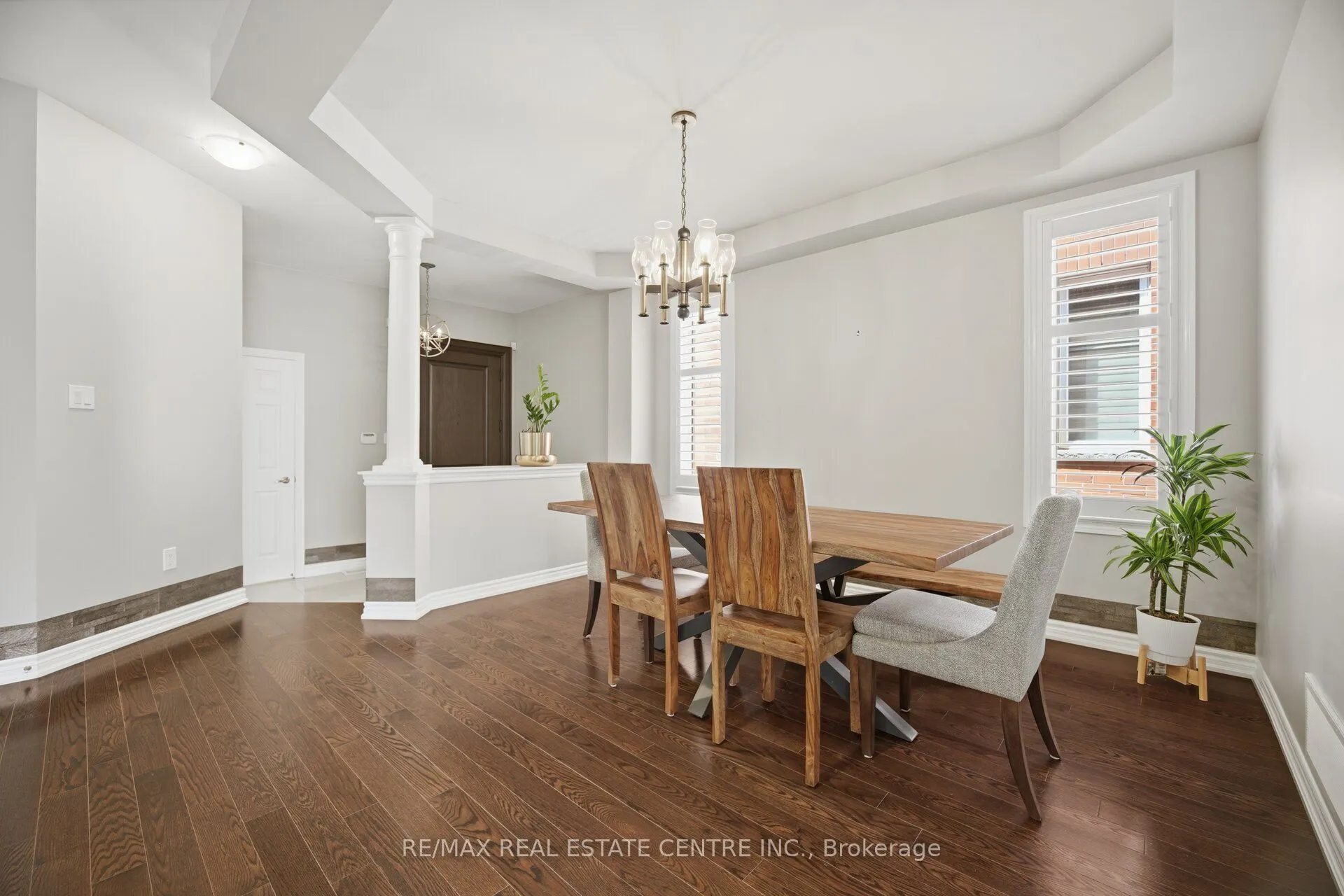 2425 QUETICO Crescent