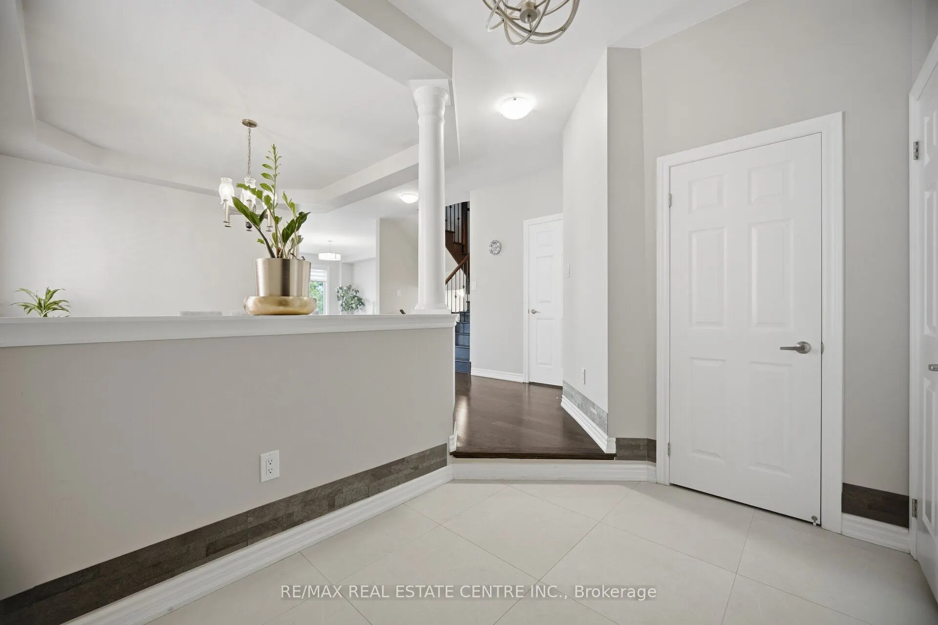 2425 QUETICO Crescent