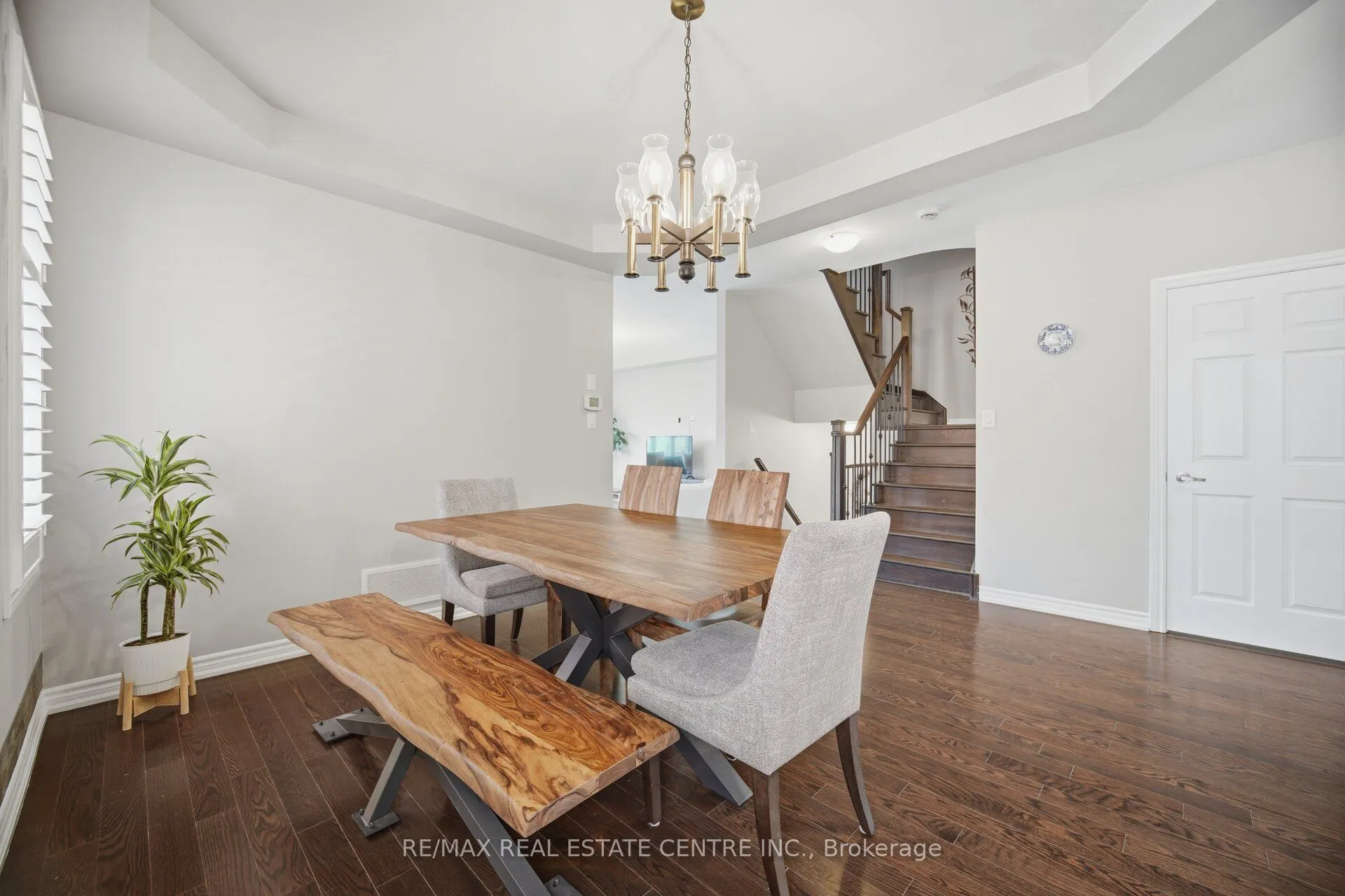 2425 QUETICO Crescent