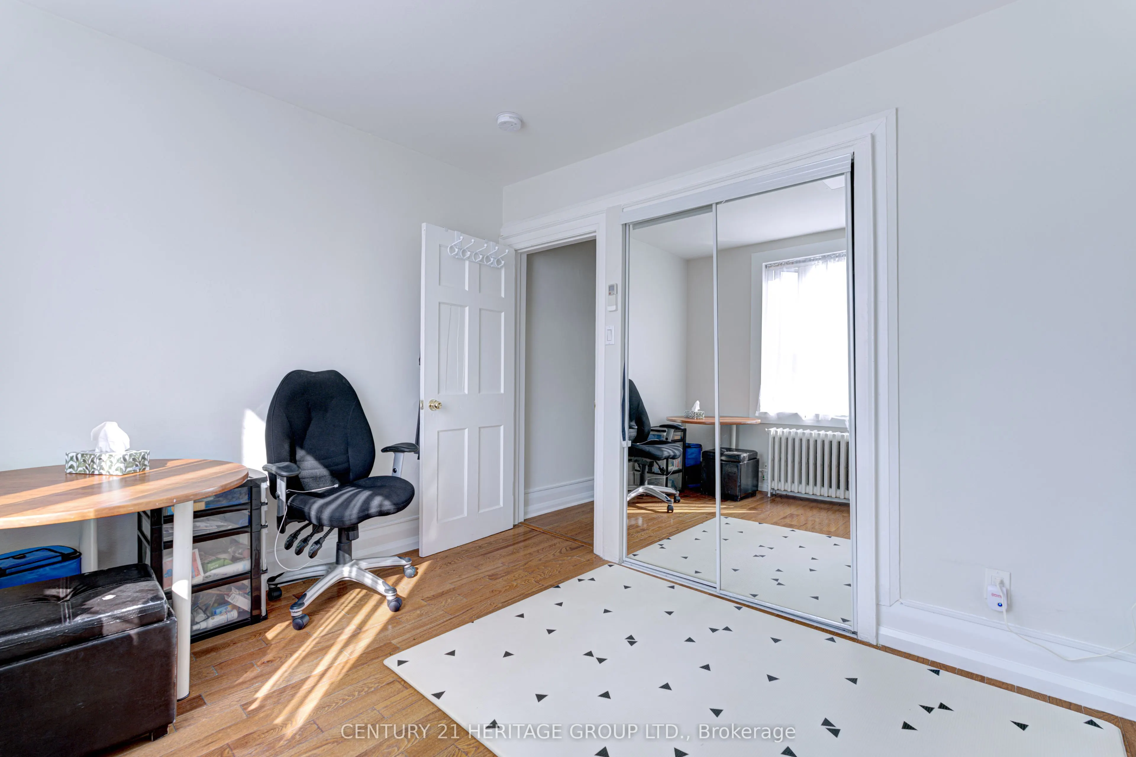 3065 Lake Shore Boulevard W